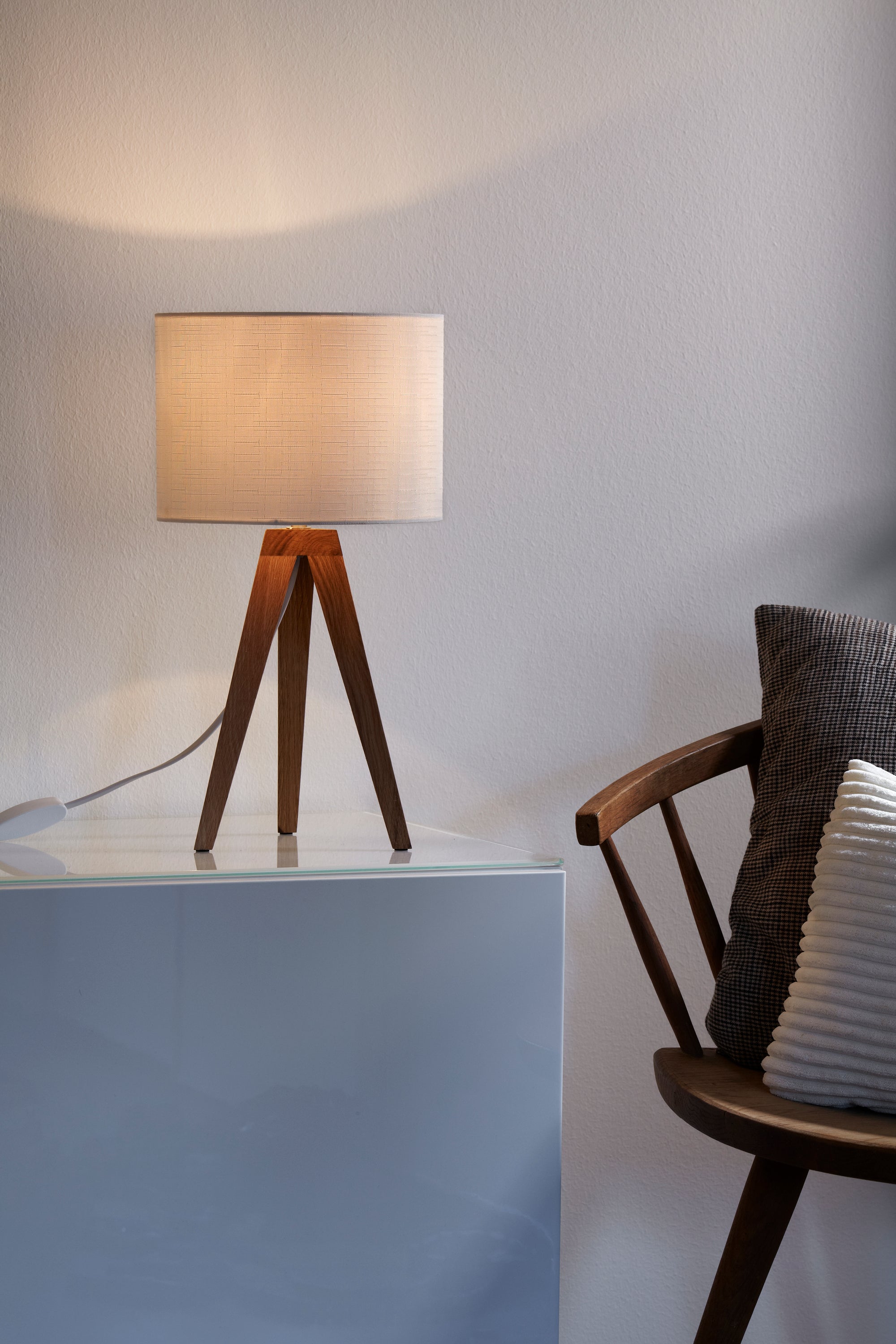 KULLEN bordslampa 1L 22,5cm Oak/White