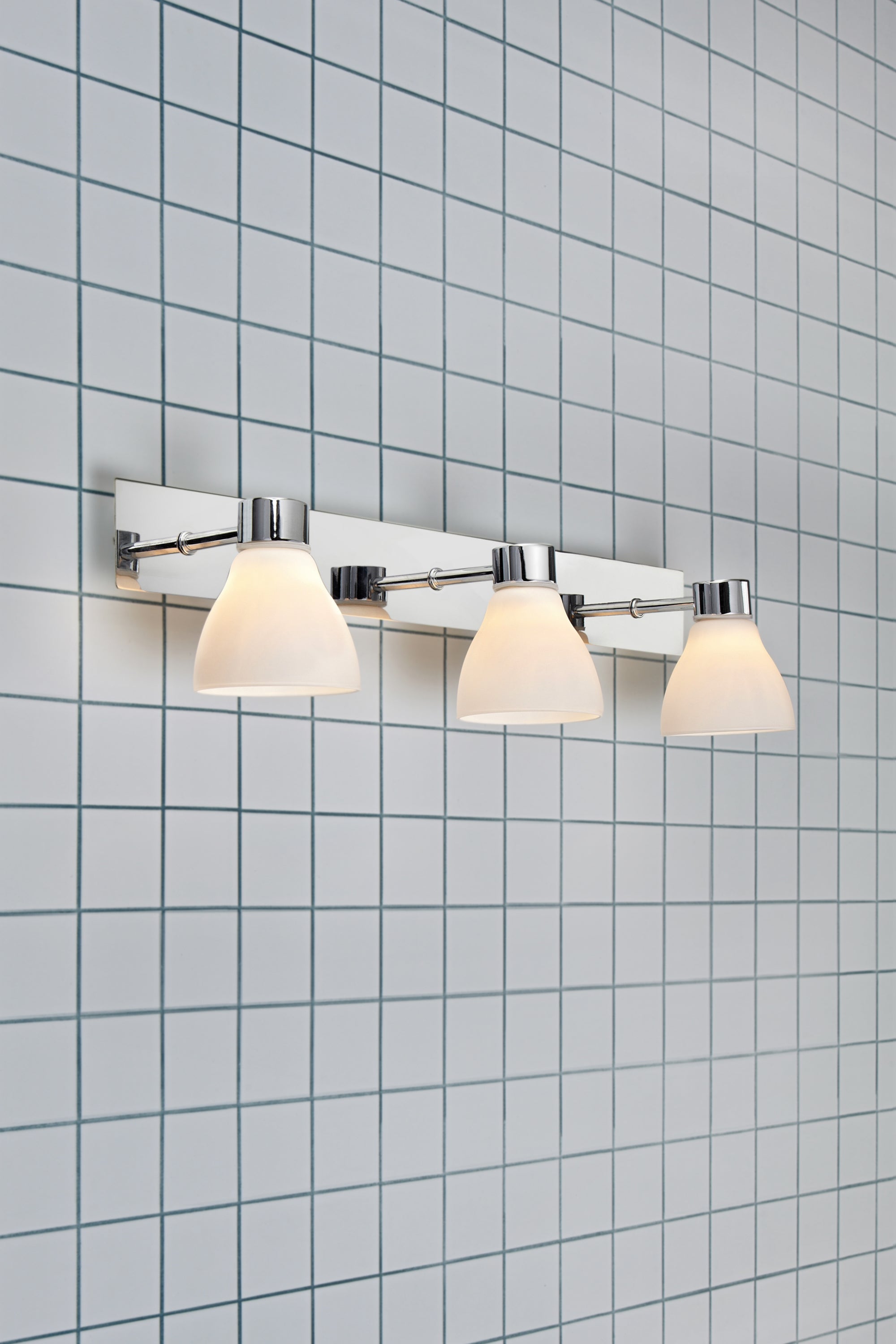 CASSIS vägglampa 3L Chrome/Opal IP44
