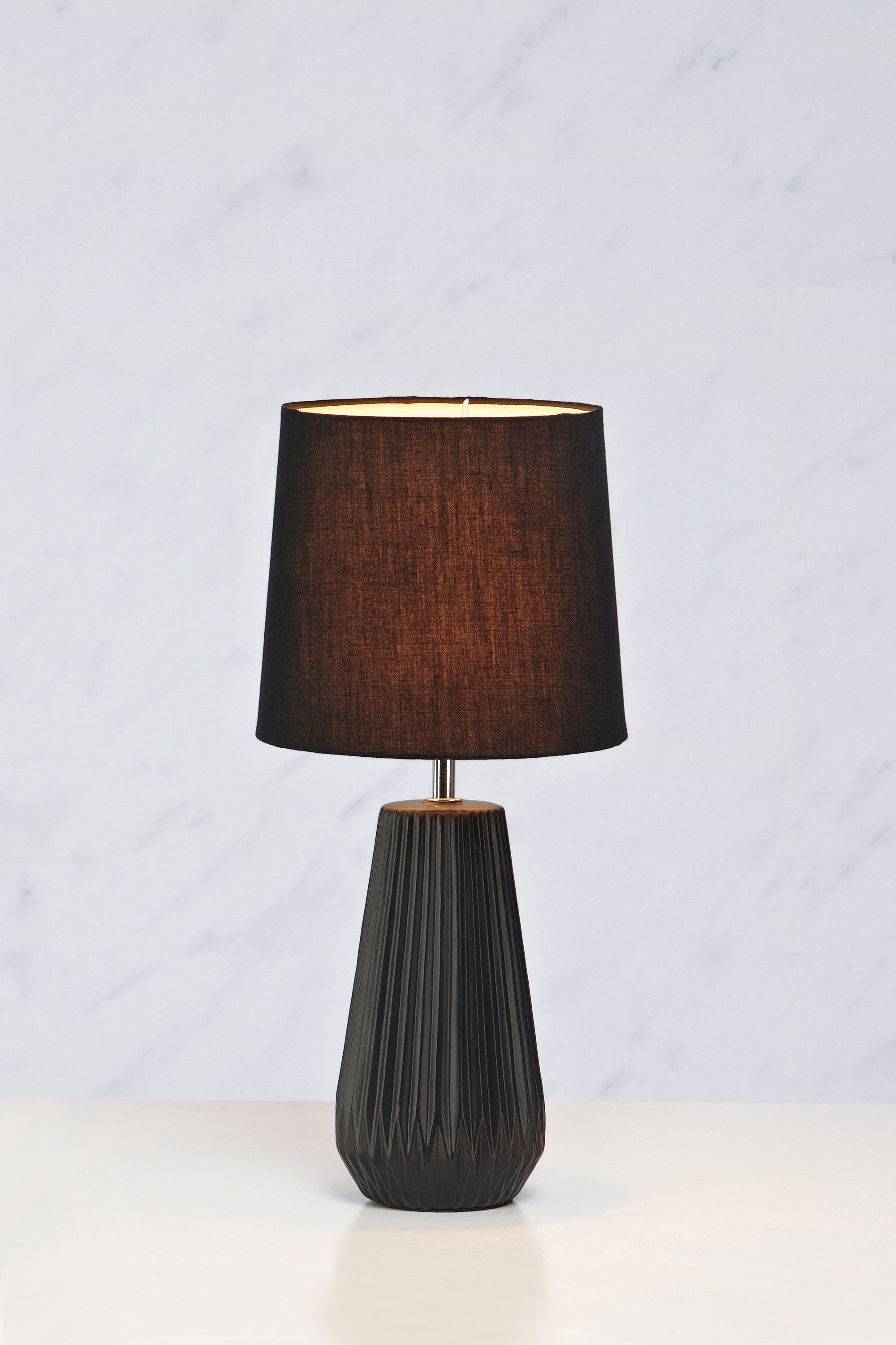 NICCI bordslampa 1L Black
