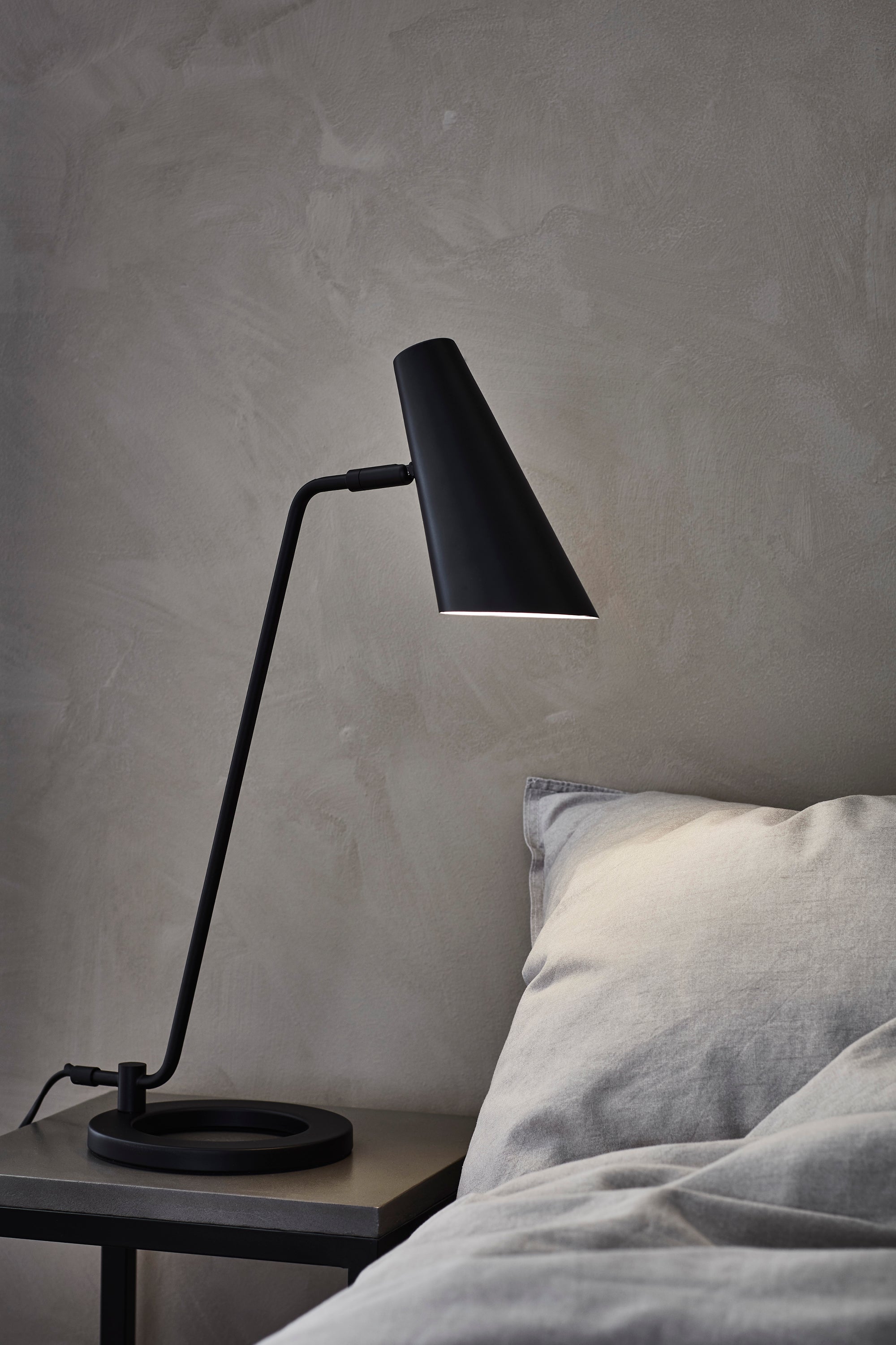 CAL bordslampa 1L Black
