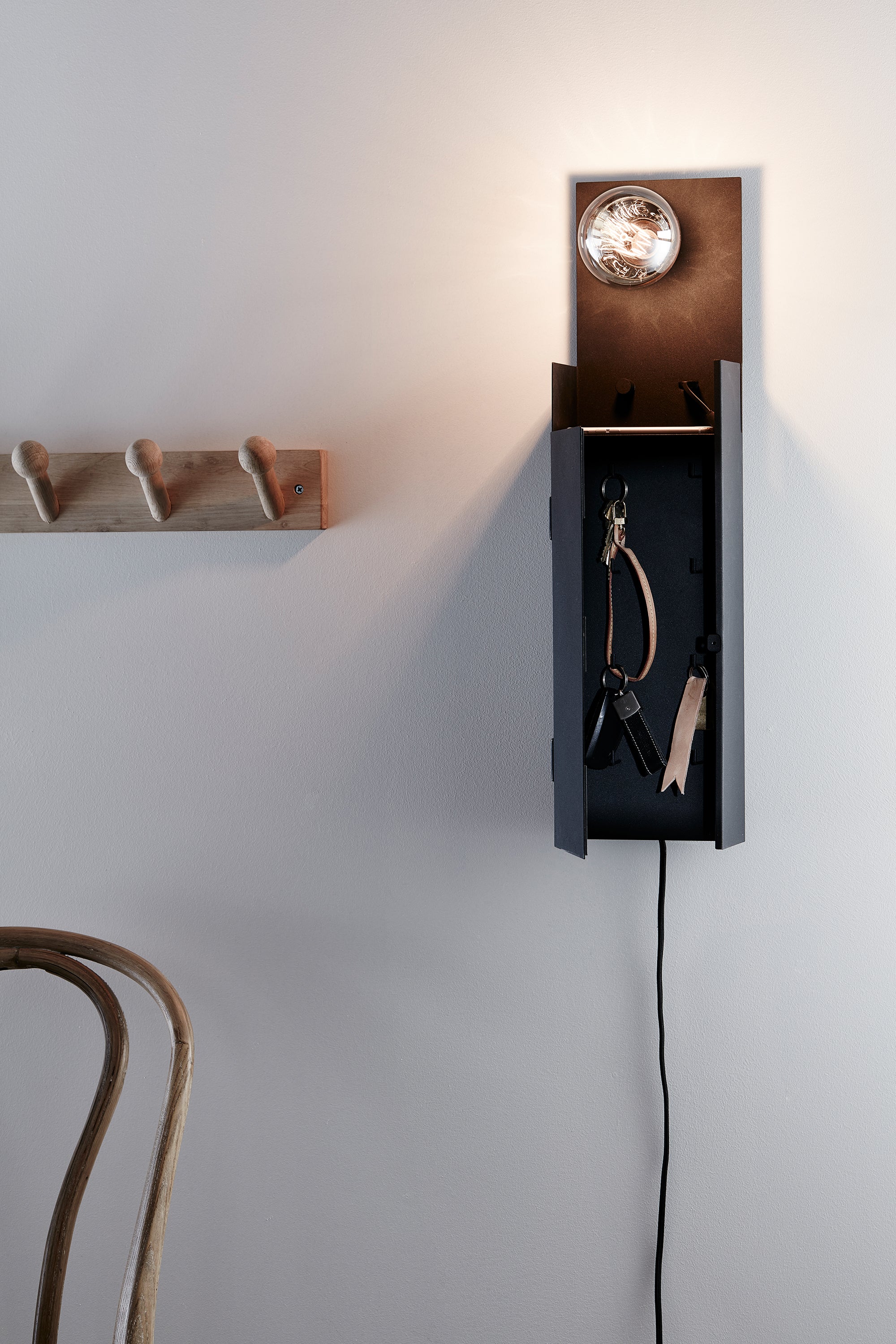 COMBO vägglampa 1L Sandy Black