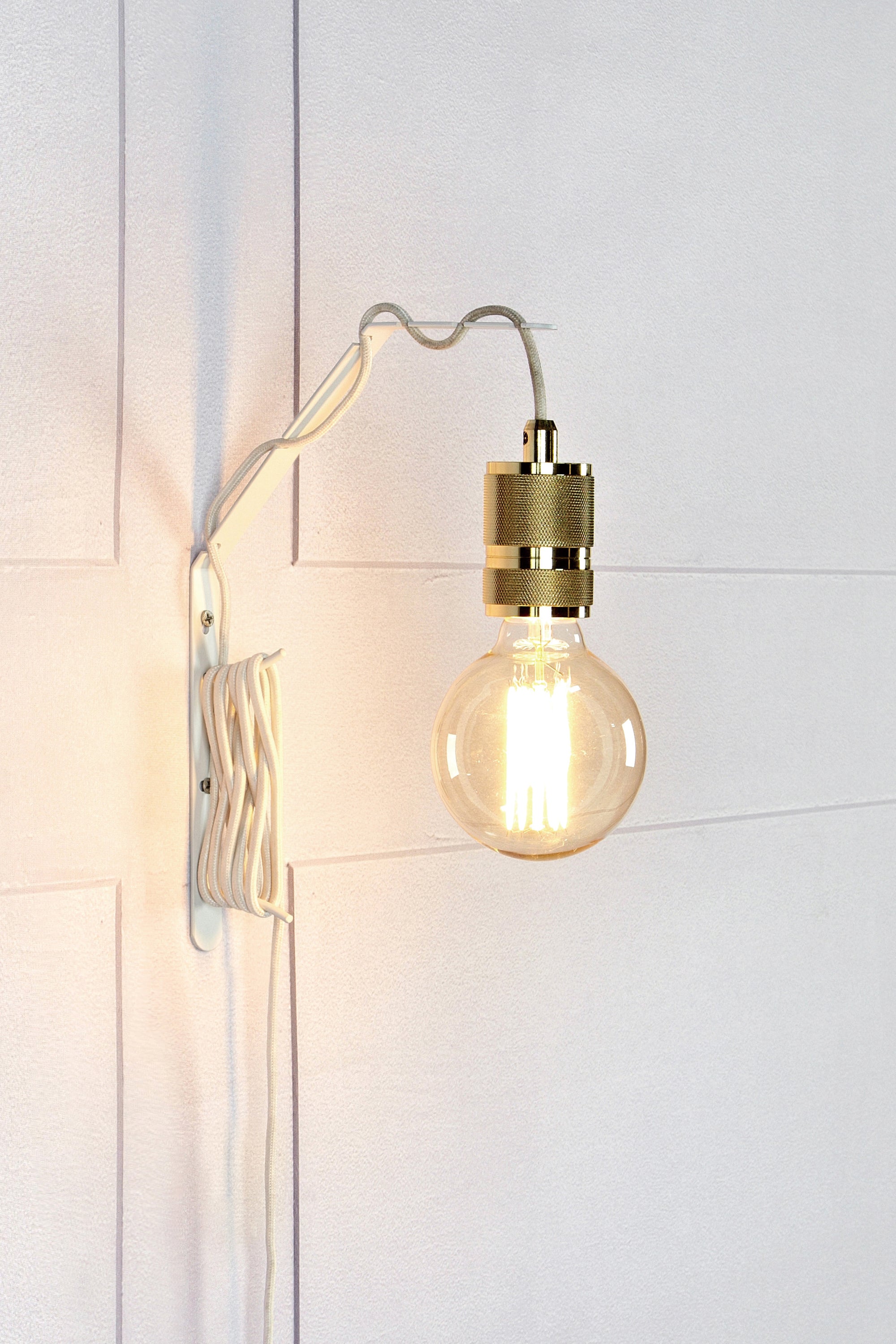 vägglampa HANGER White