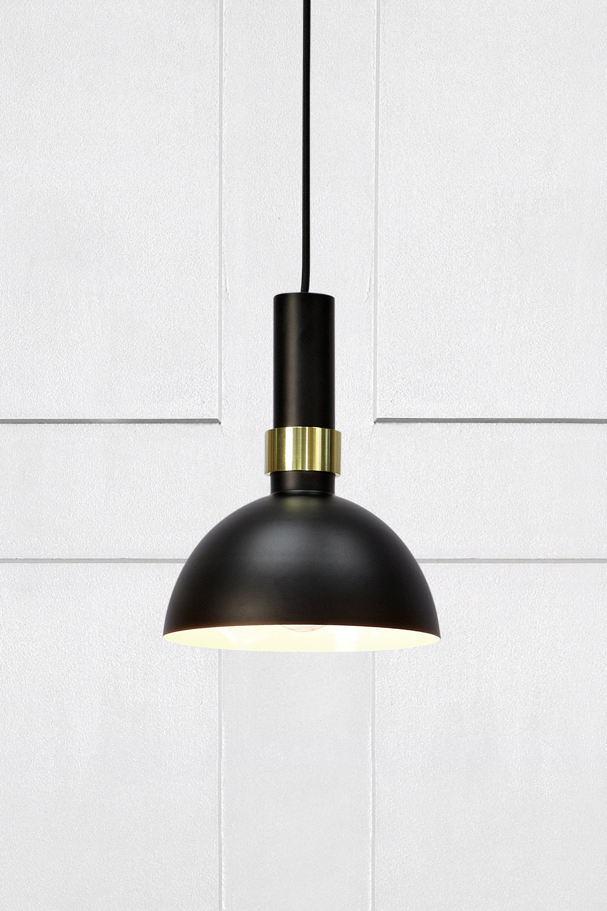 LARRY taklampa 1L Black/Brushed Brass