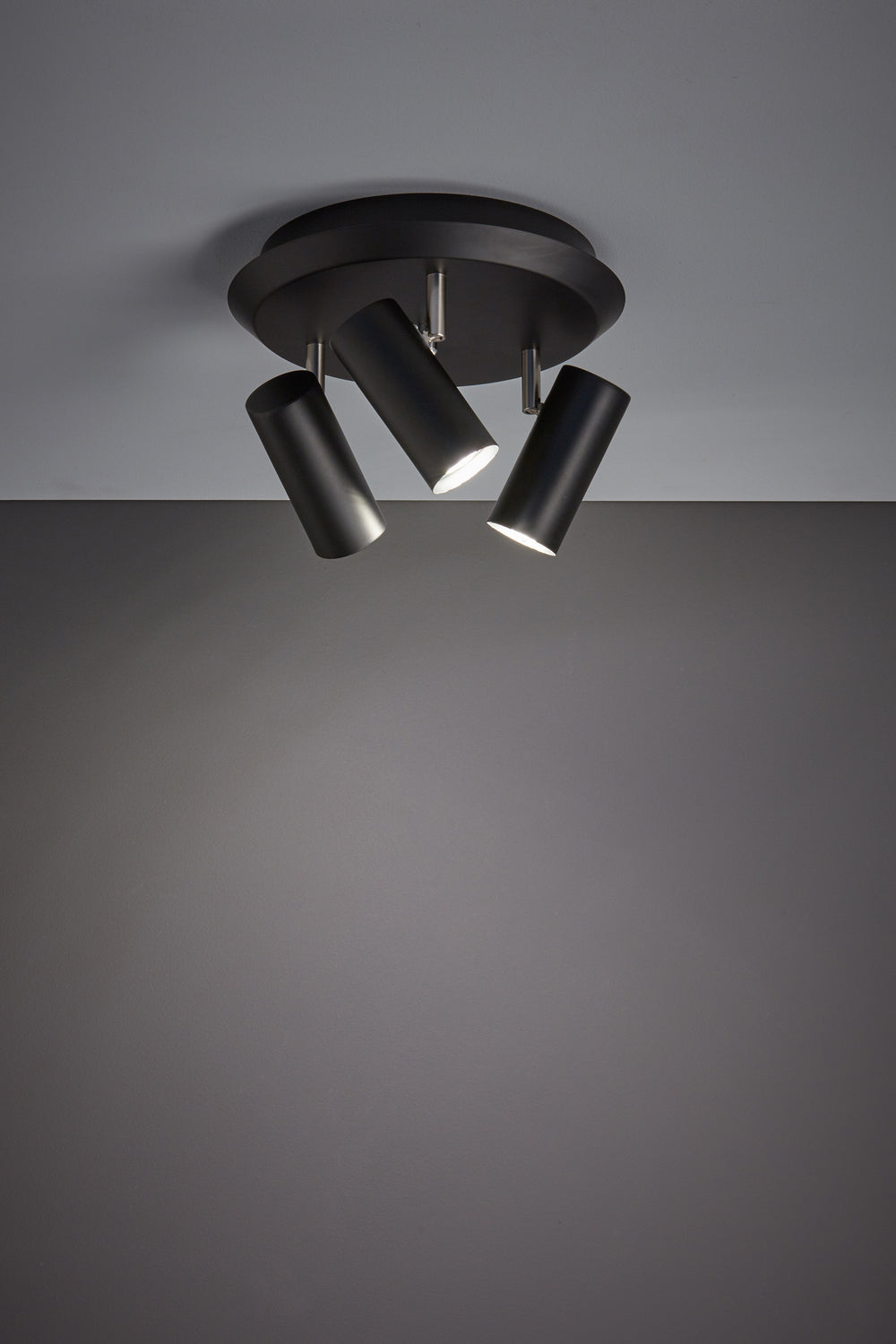 BARCELONA taklampa 3L Black