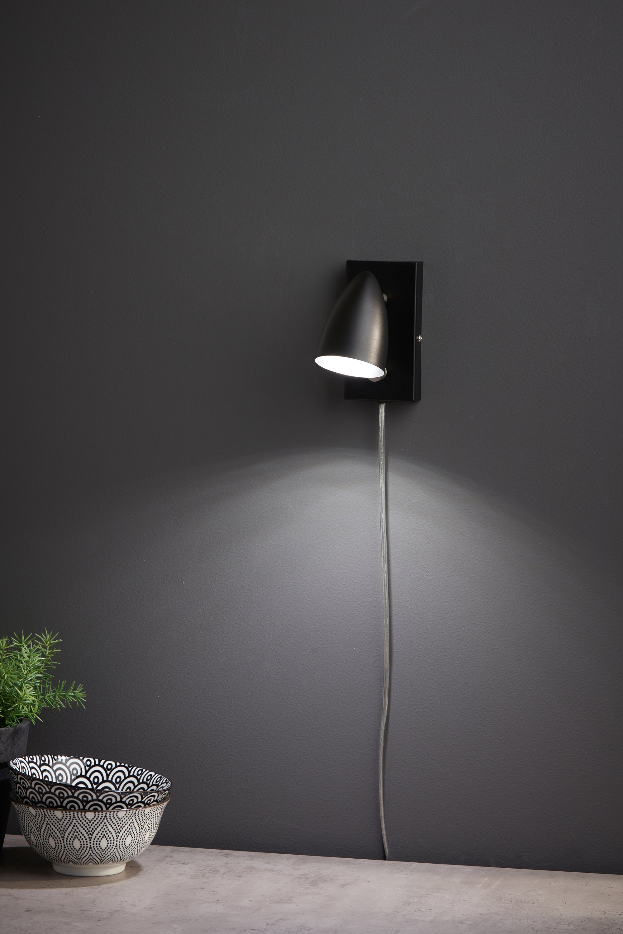 CIRO vägglampa 1L Black/Steel