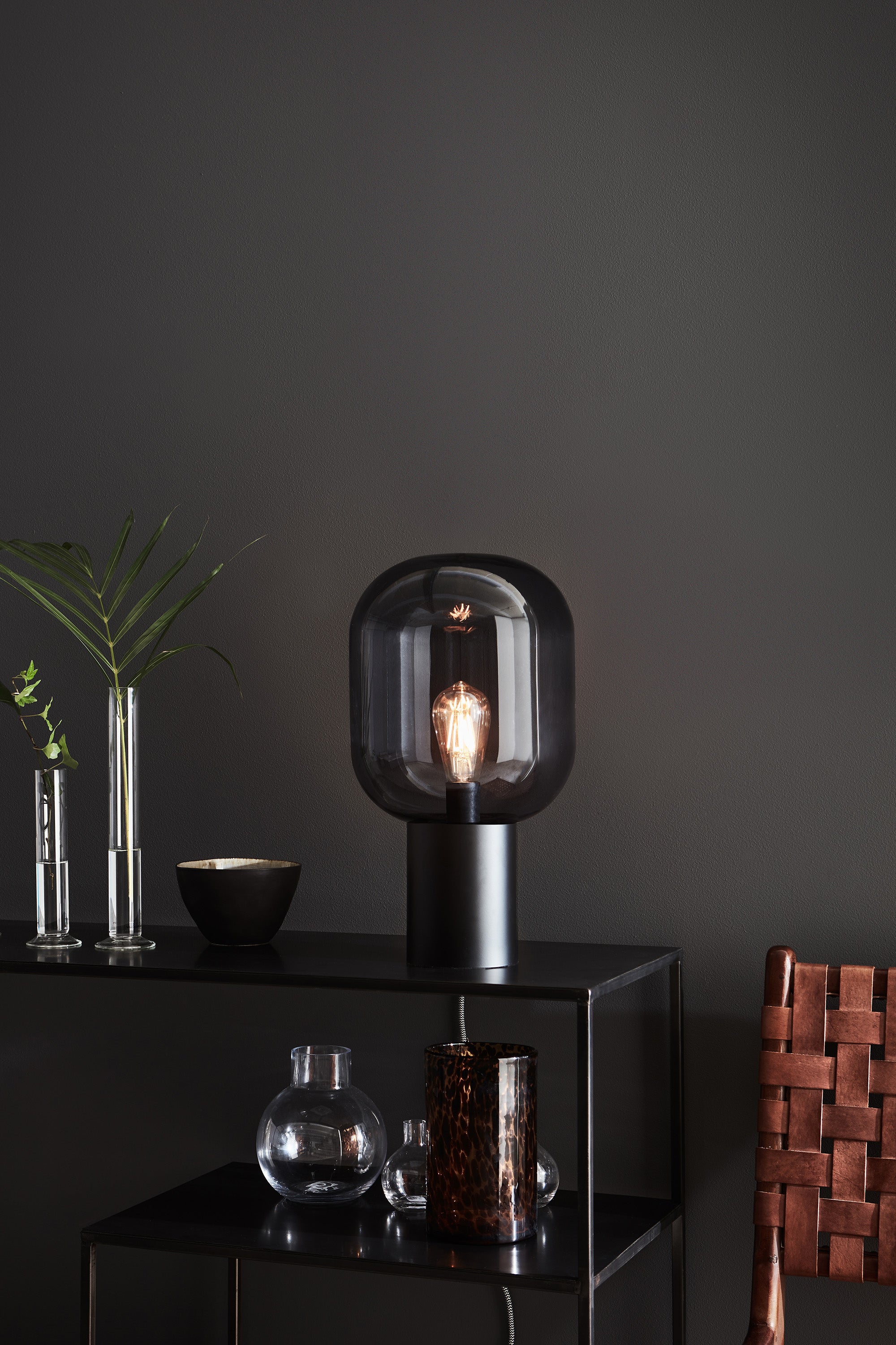 BROOKLYN bordslampa 1L 44cm Black/Smoke