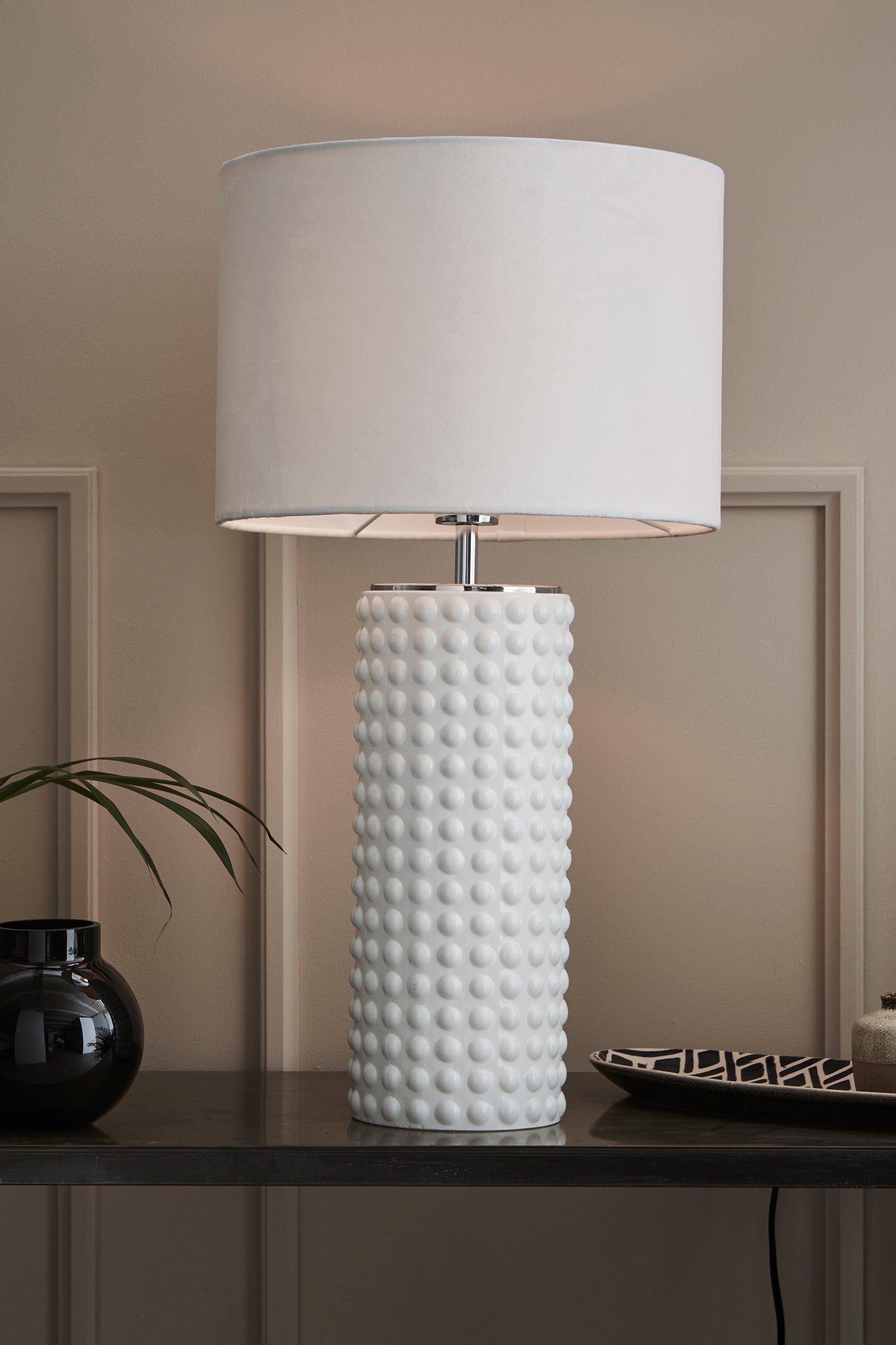 PROUD bordslampa 1L White