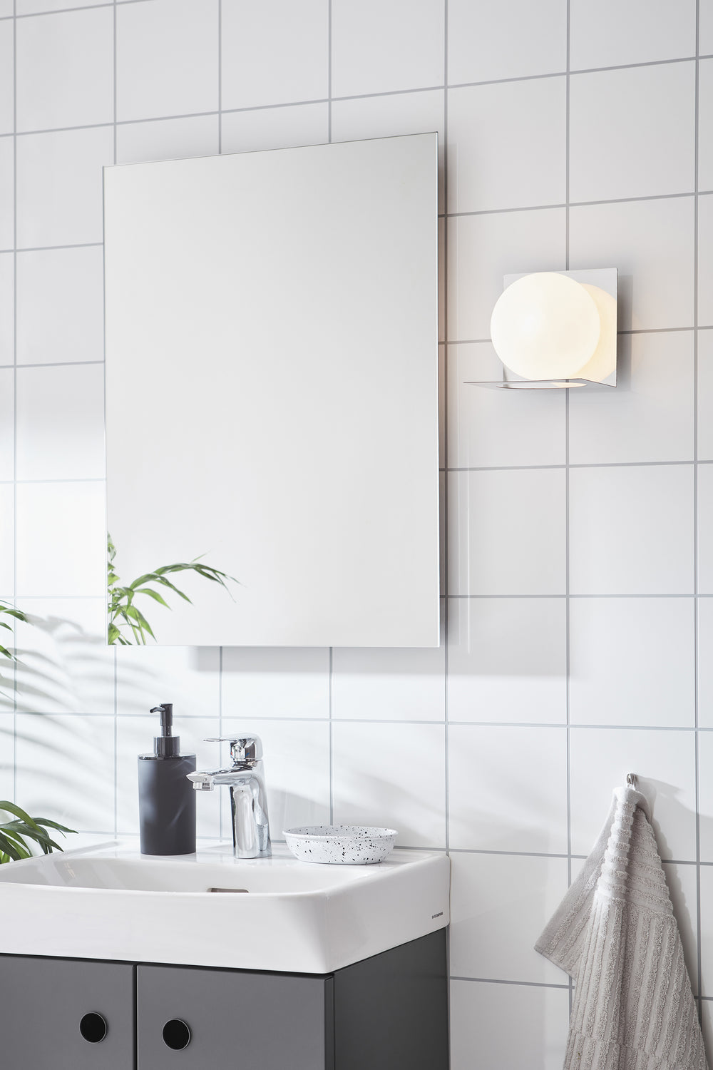 ZENIT vägglampa 1L IP44 Chrome/Opal