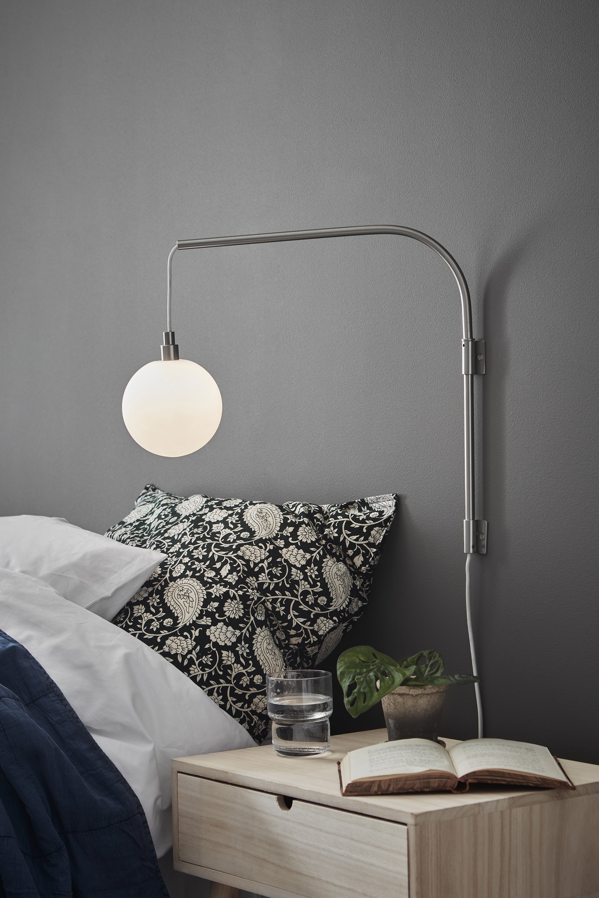 BUDDY vägglampa 1L Steel/Opal