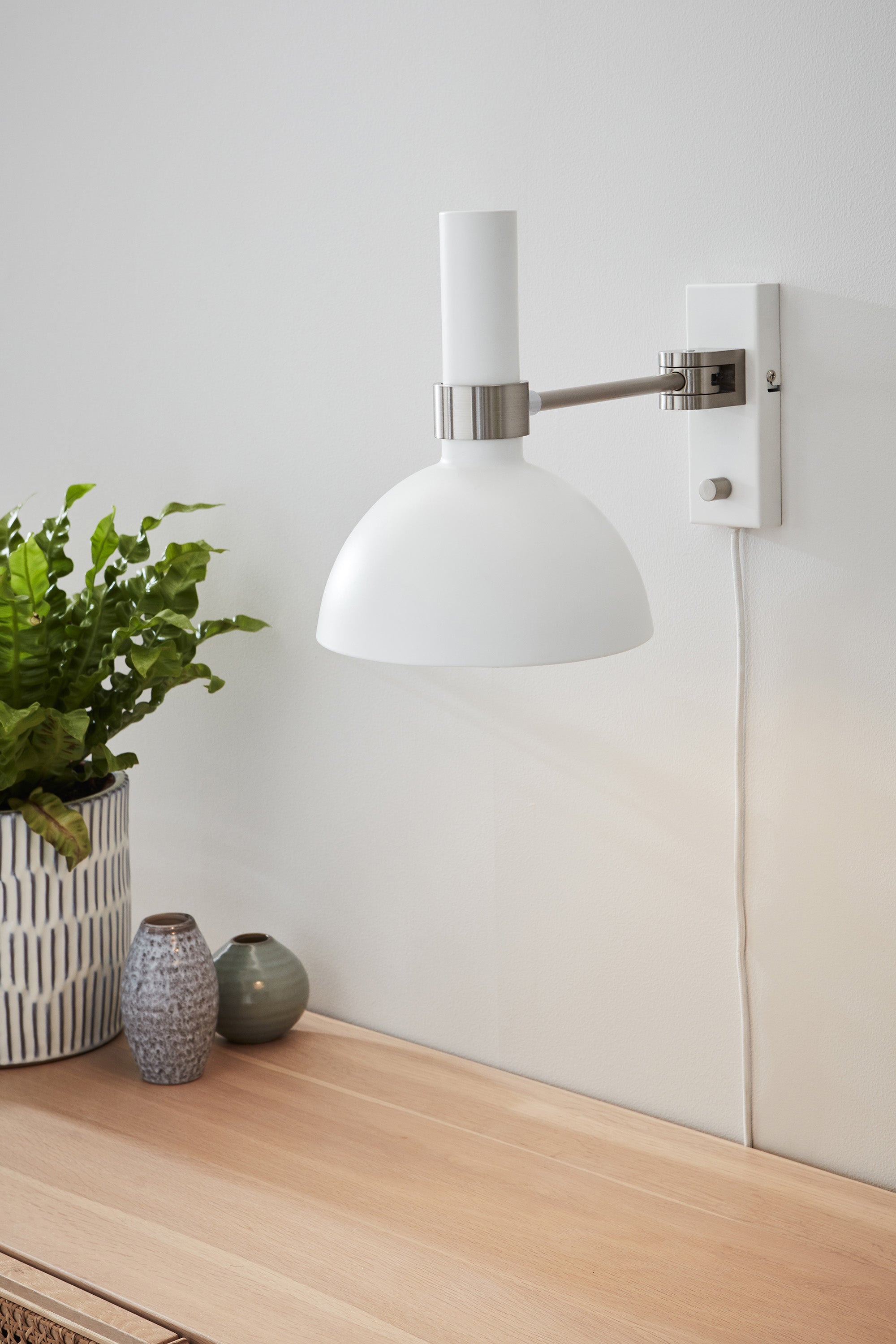 LARRY vägglampa 1L White/Steel