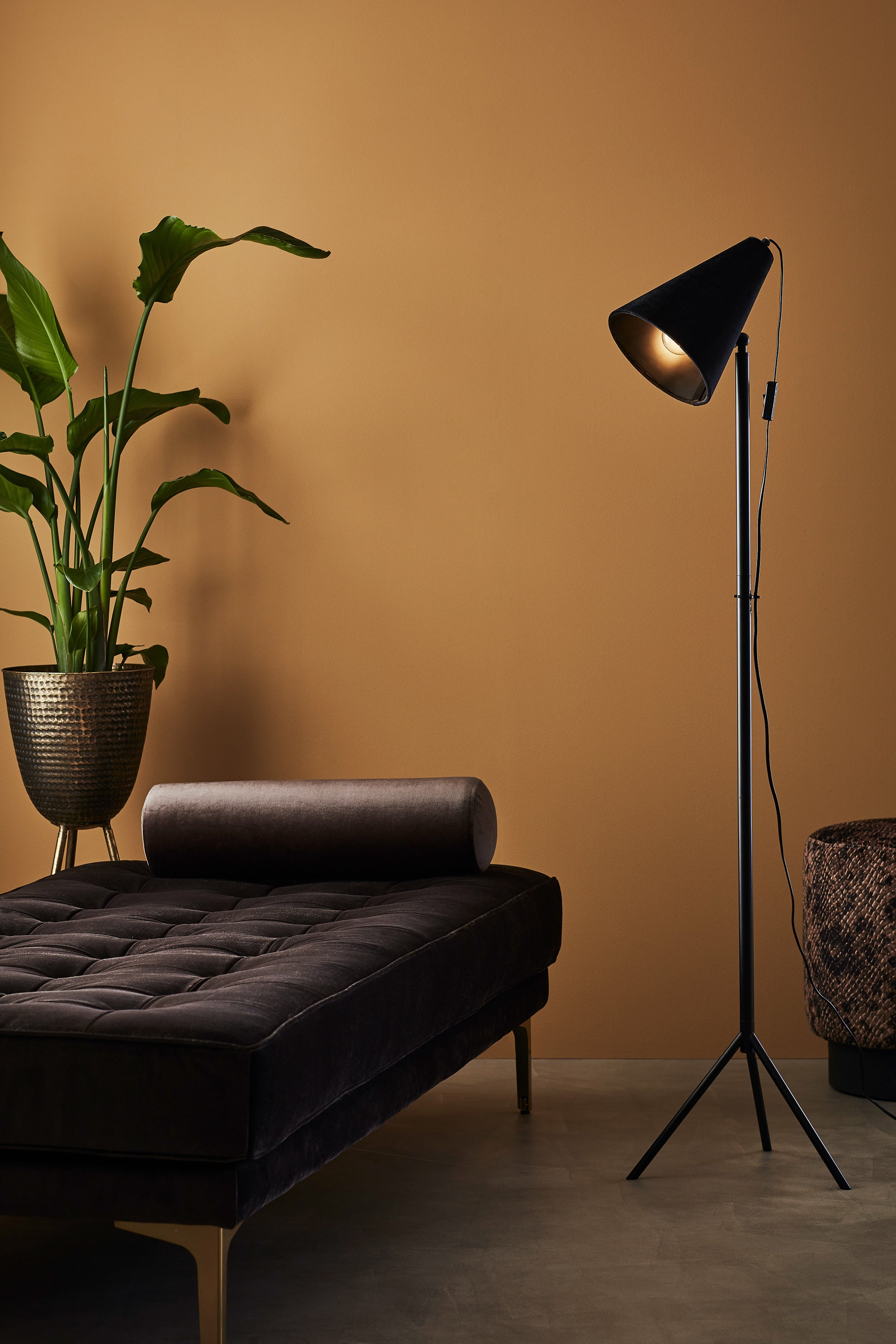 CILLA golvlampa 1L Black/Black