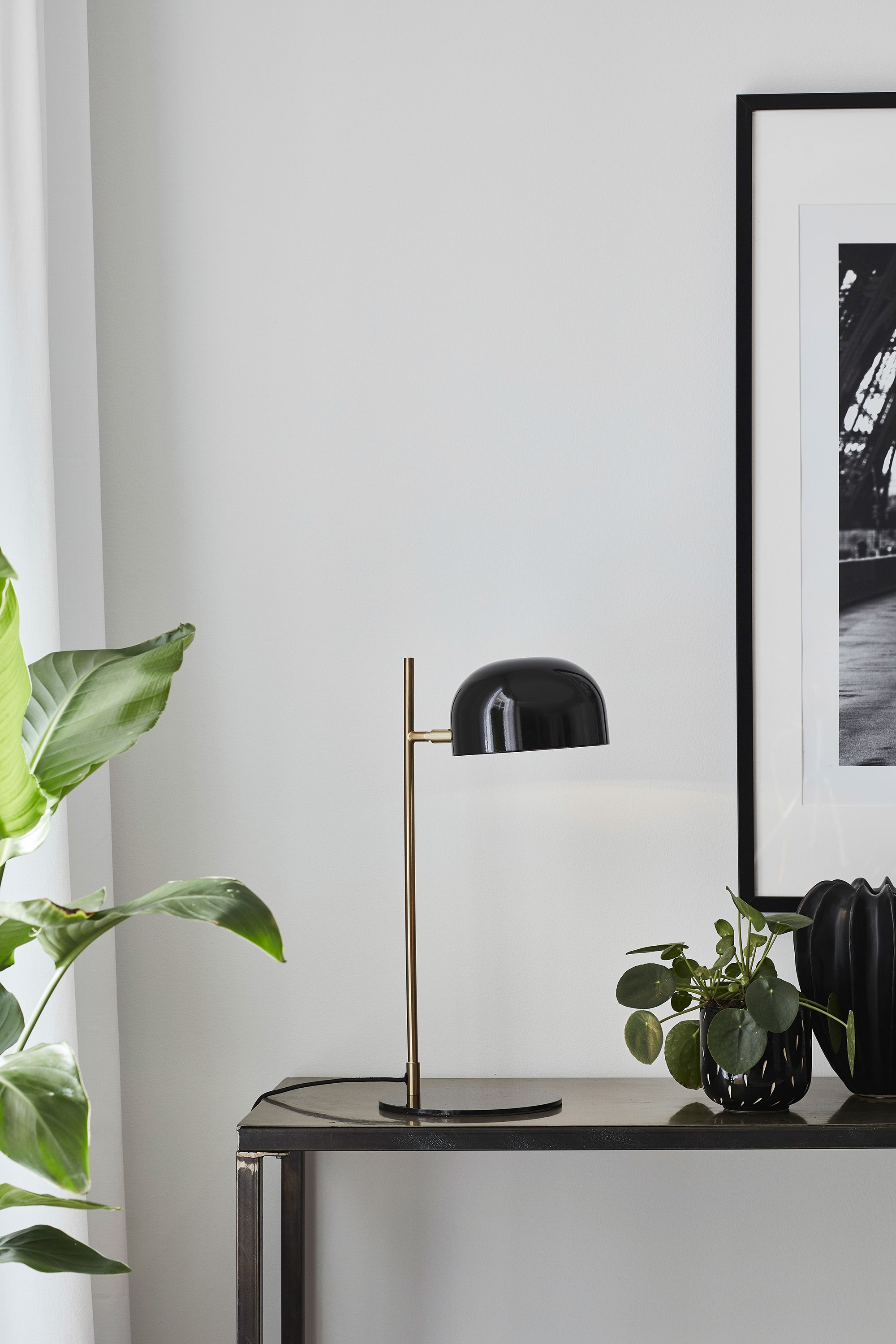 POSE bordslampa 1L Black/Brushed Brass