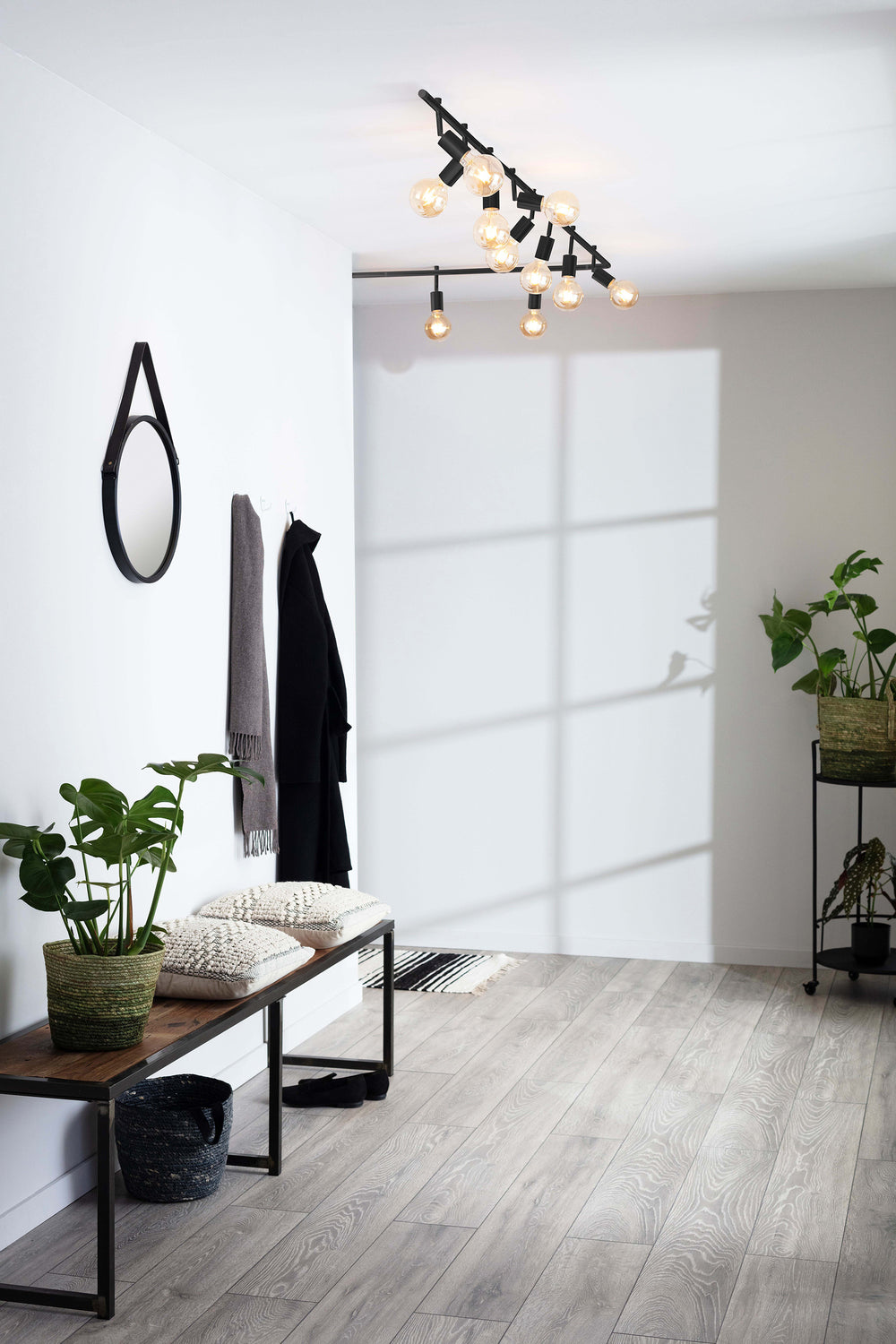 EXPAND Spot 2L 50cm E27 Cylinder Black