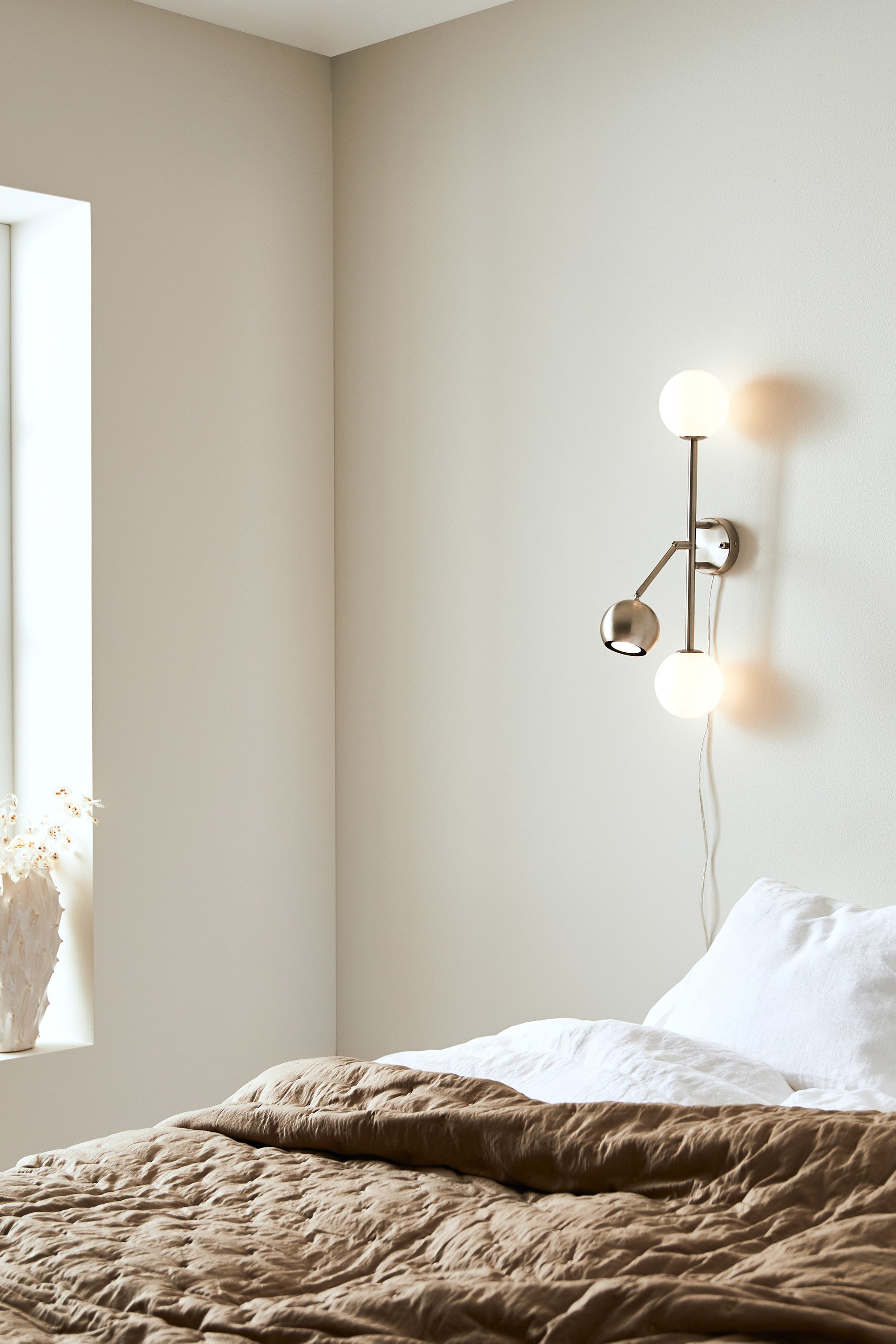 BESIDE vägglampa 3L Steel/White
