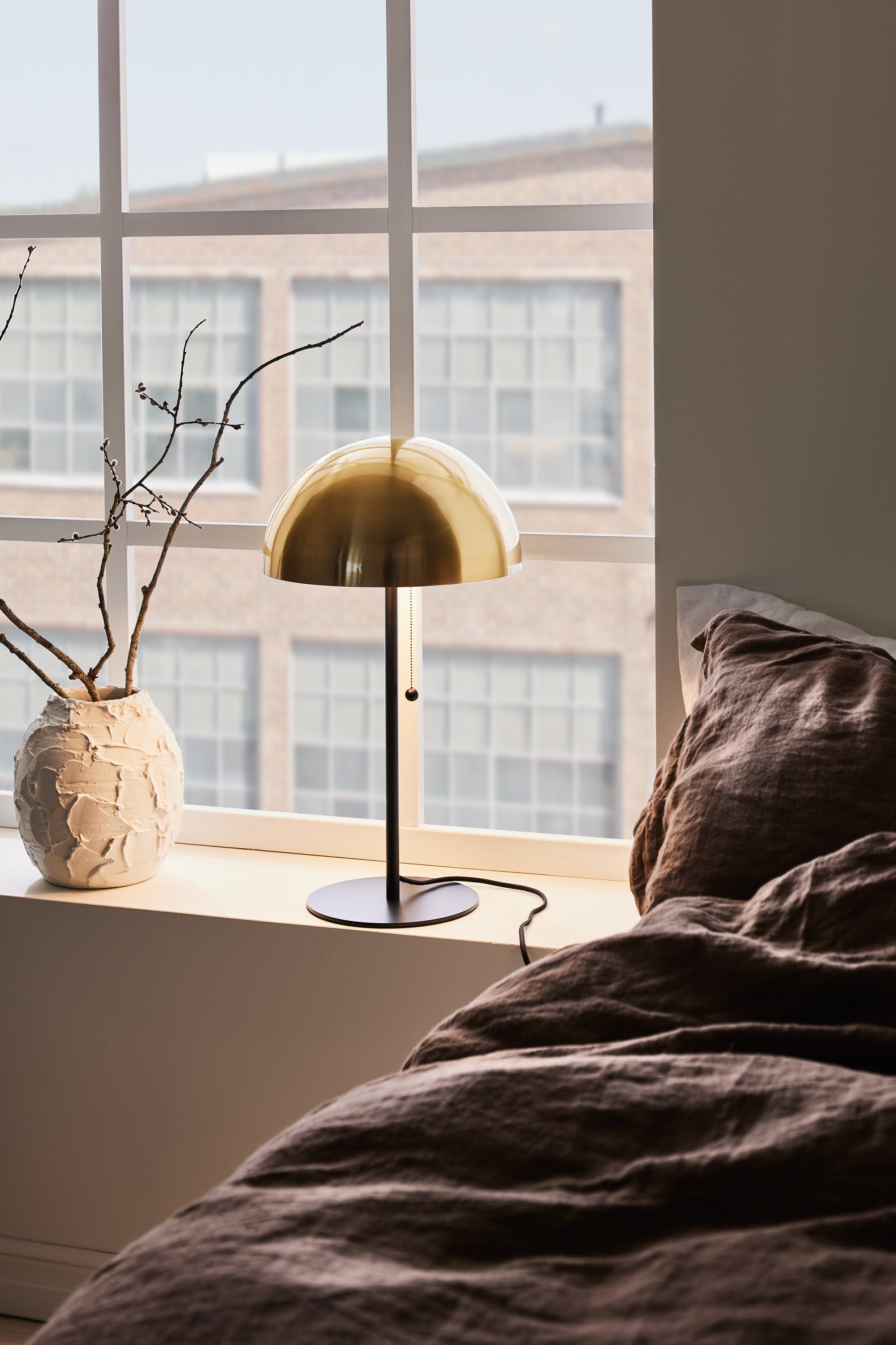 DOME bordslampa 2L Black/Brass