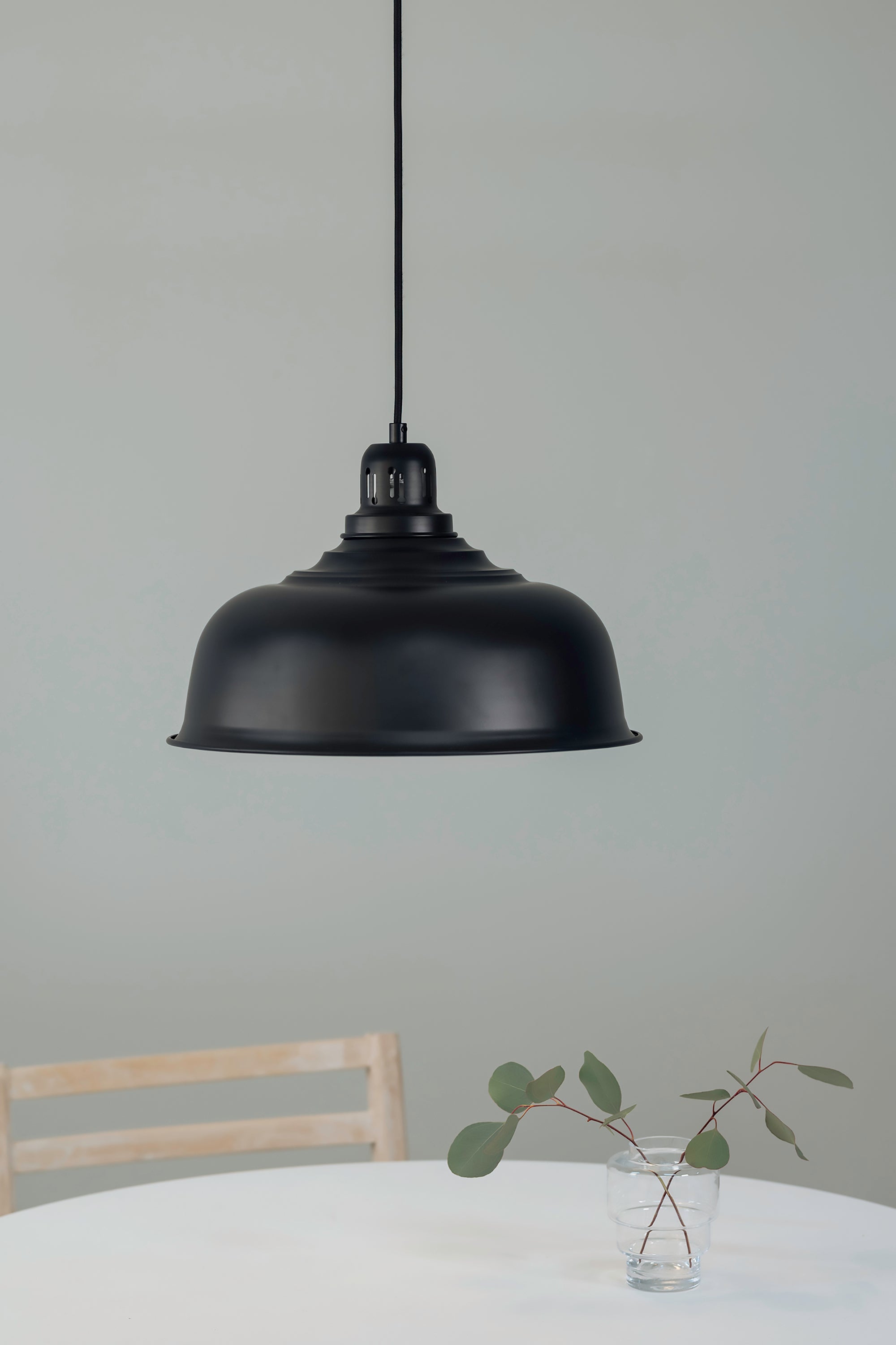 PORT riippuvalaisin 1L Black Small