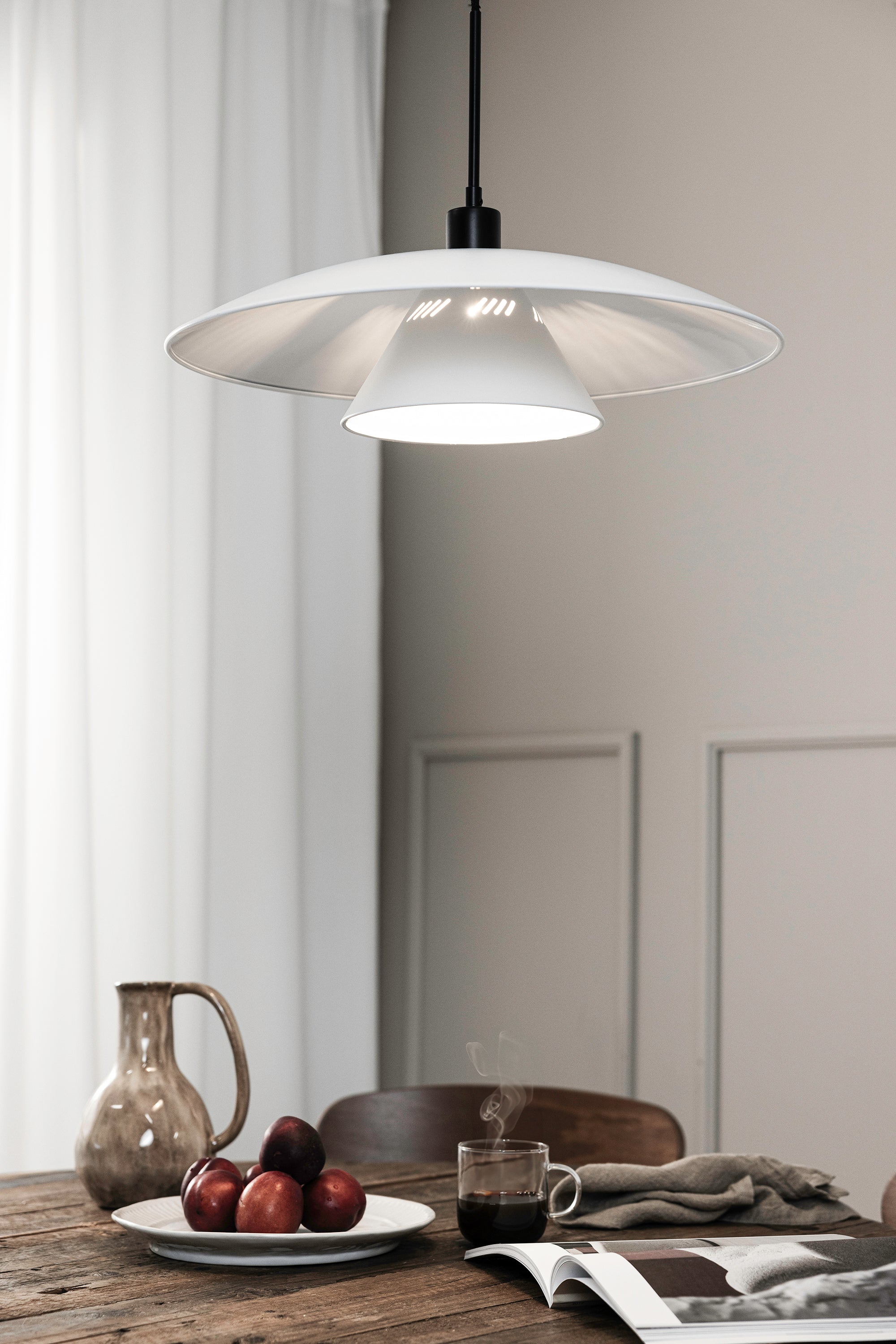 MILLINGE taklampa 1L Matt White/Black