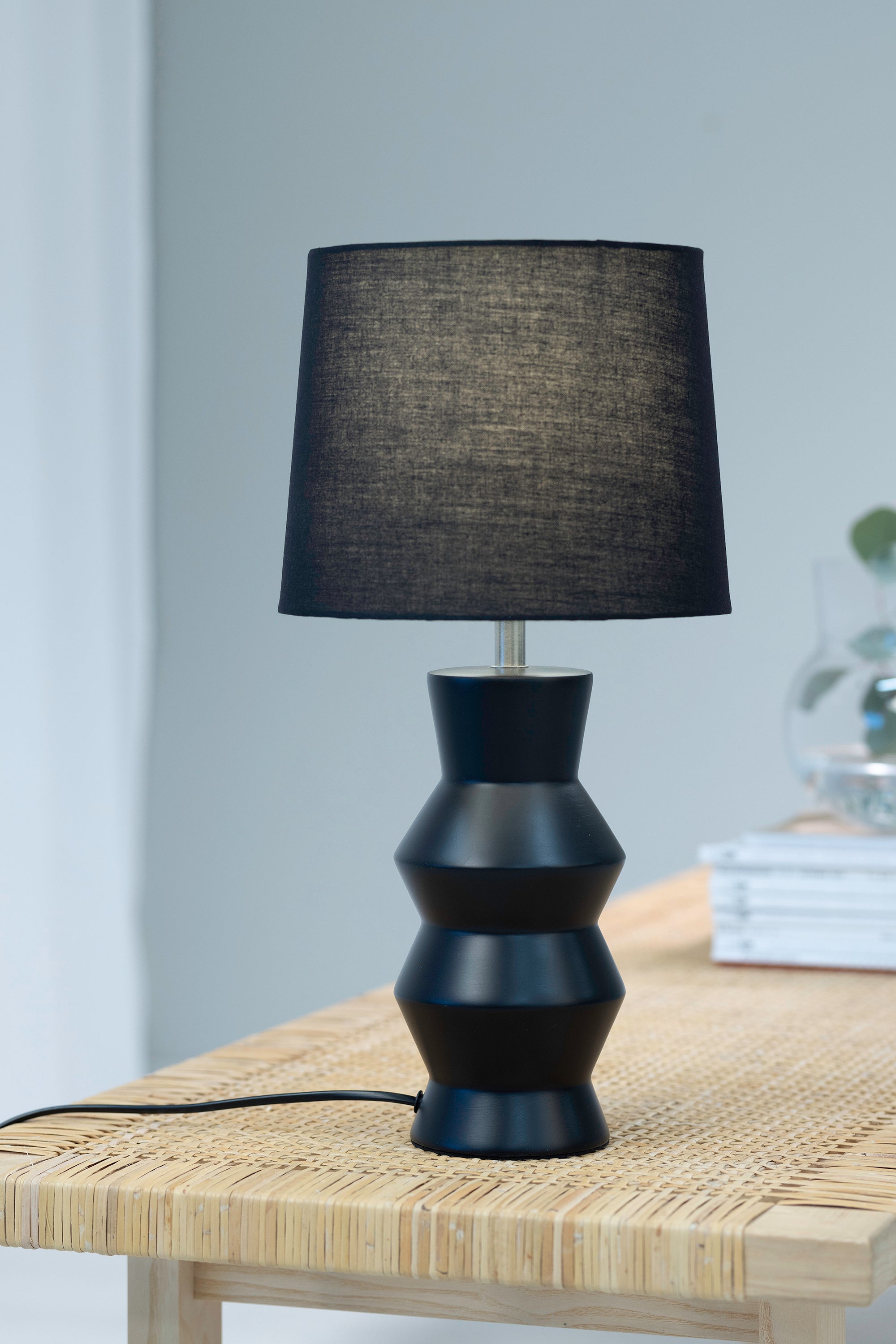 SIENNA bordslampa 1L Black/Black