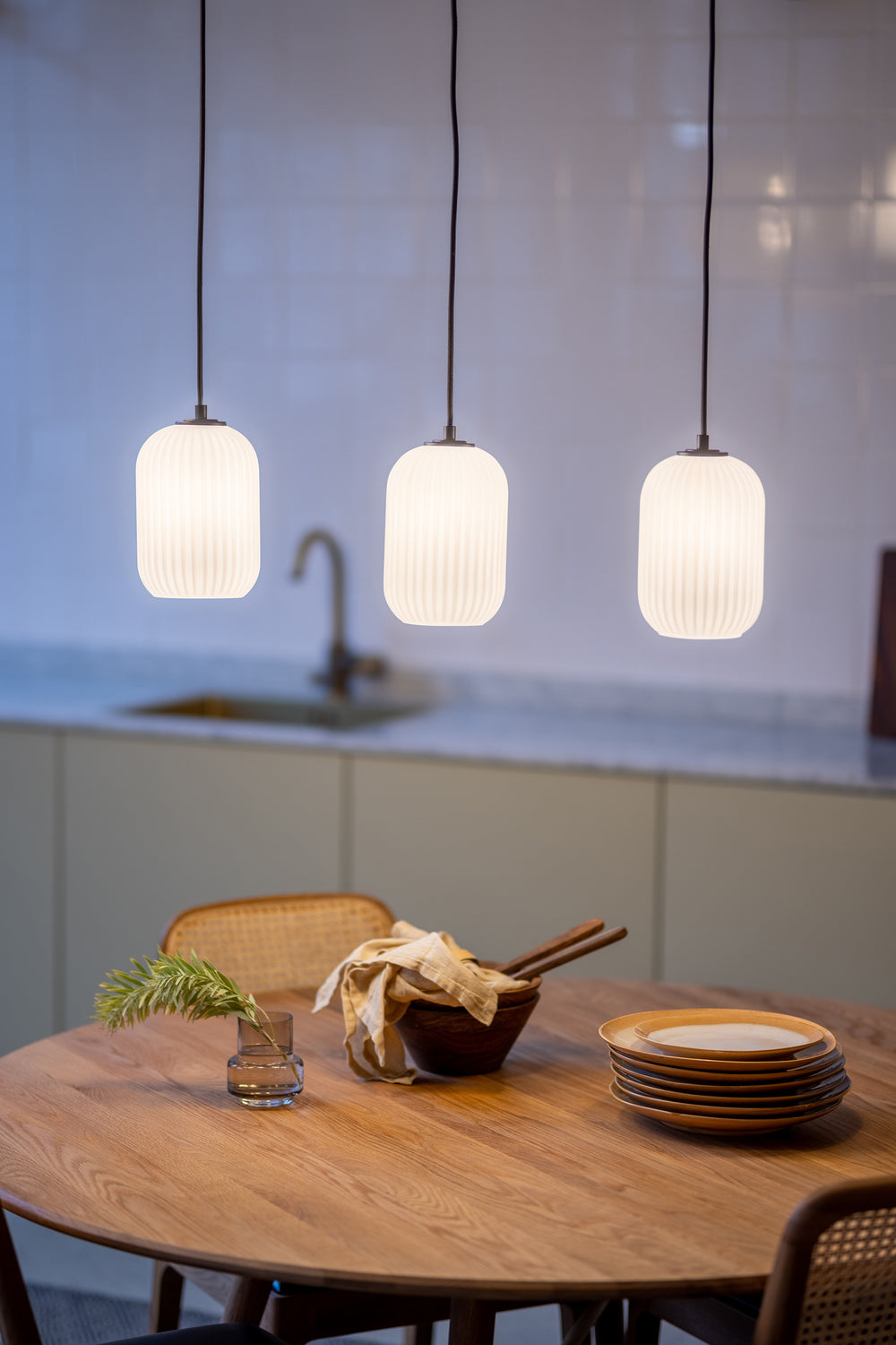 CAVA riippuvalaisin 3L Straight Black/White