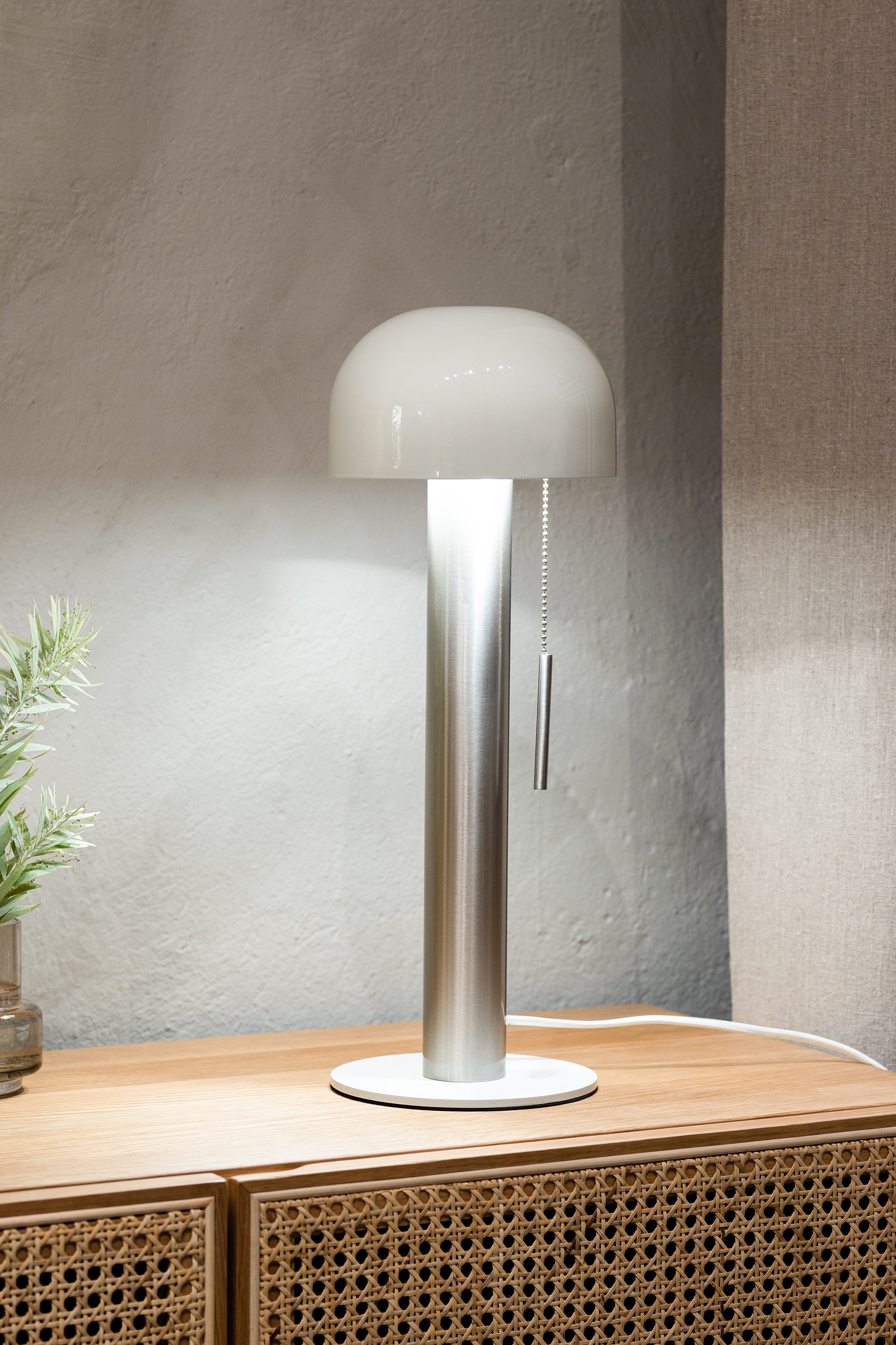 COSTA bordslampa 1L Satin Nickel/White
