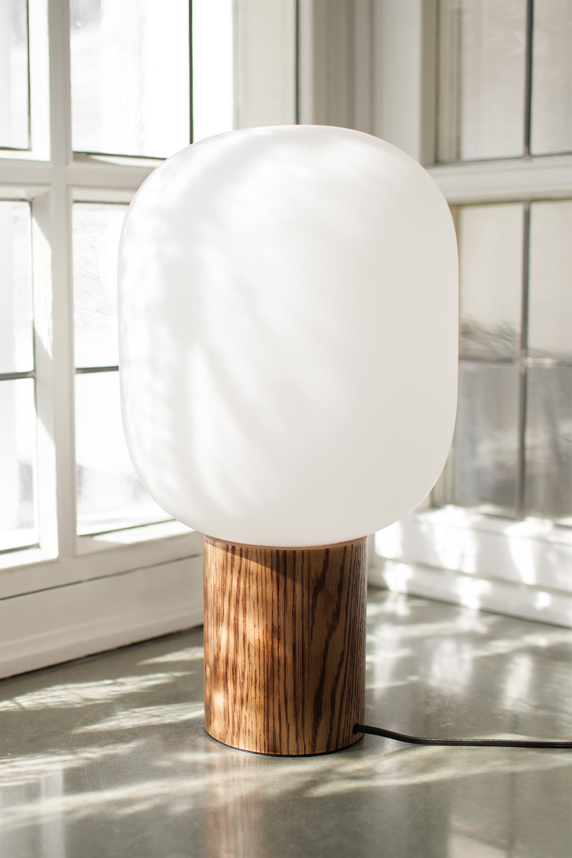 SKENE bordslampa 1L White/Burned Wood