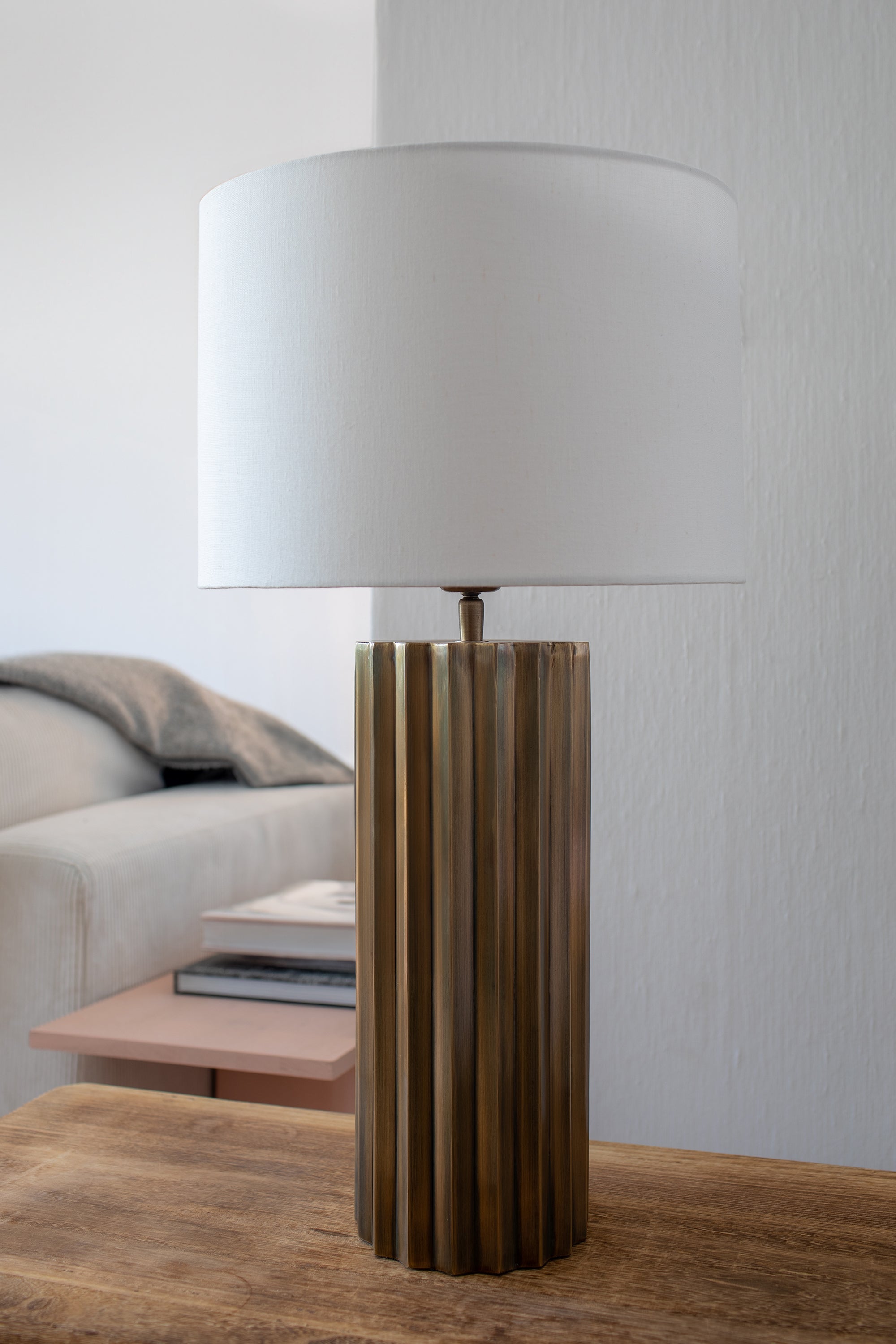 HASHIRA bordslampa 1L Antique Brass/Offwhite