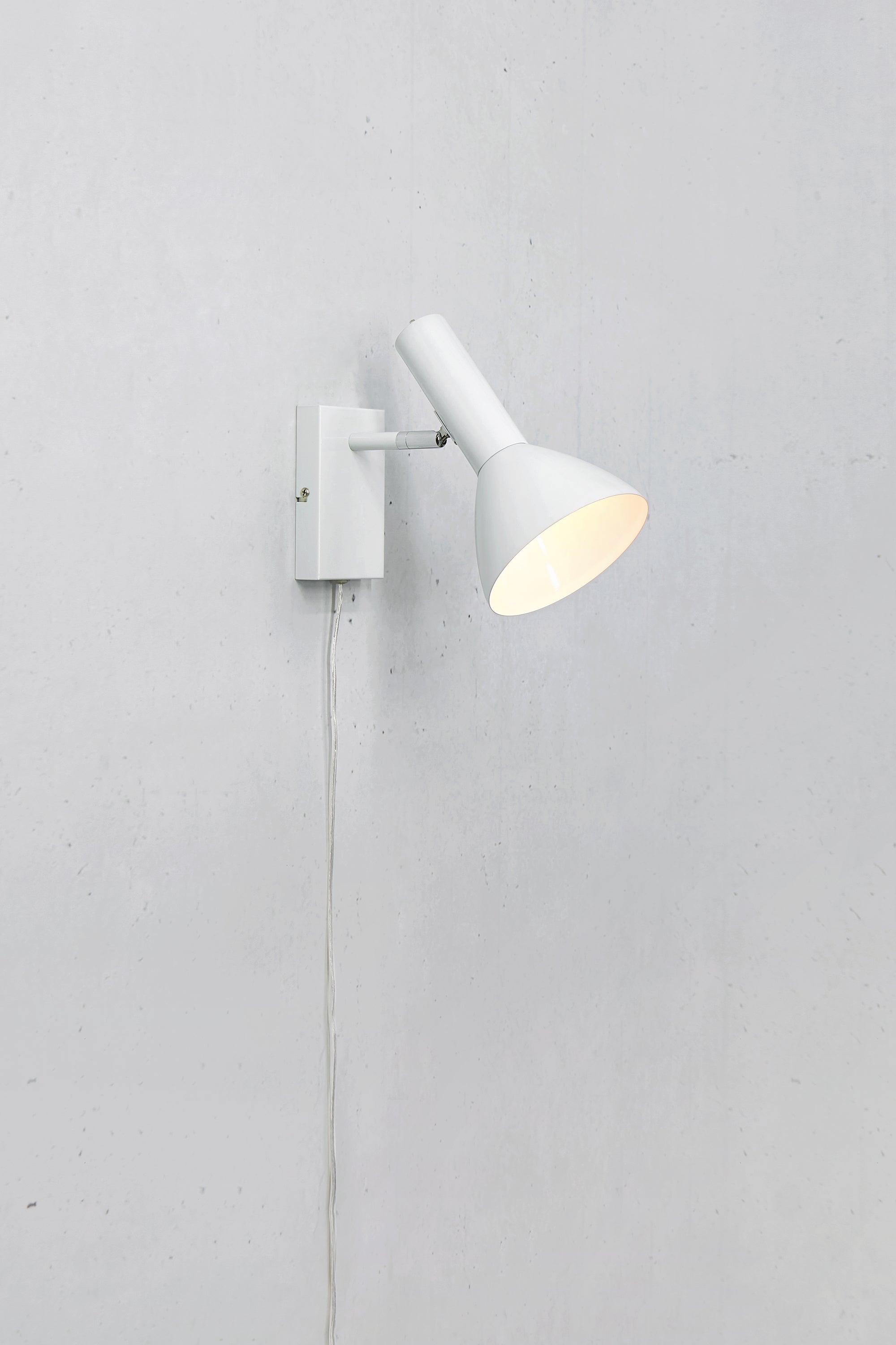 METRO vägglampa 1L Shiny White
