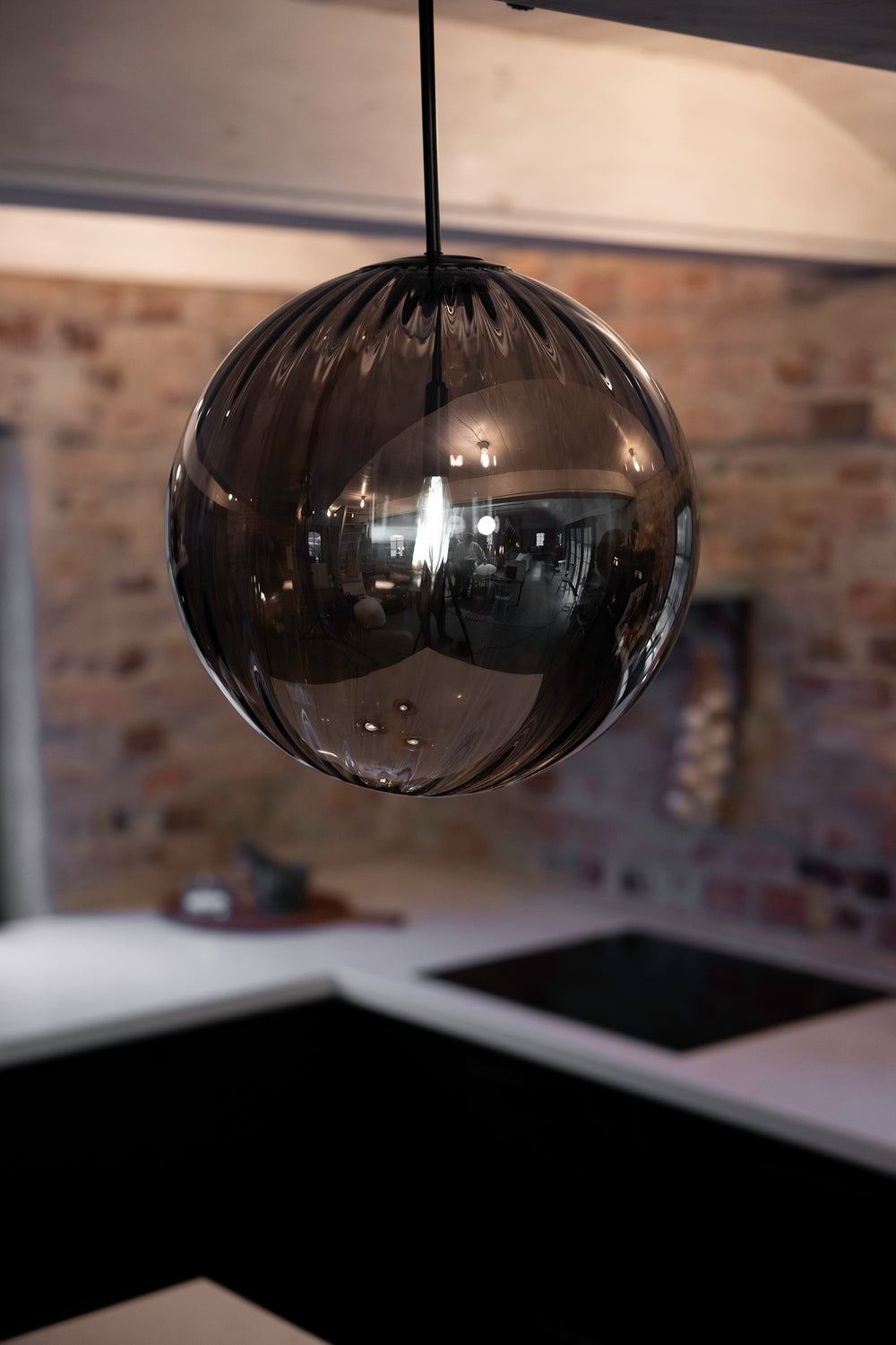 FENGARI riippuvalaisin 1L Matt Black/Smoke