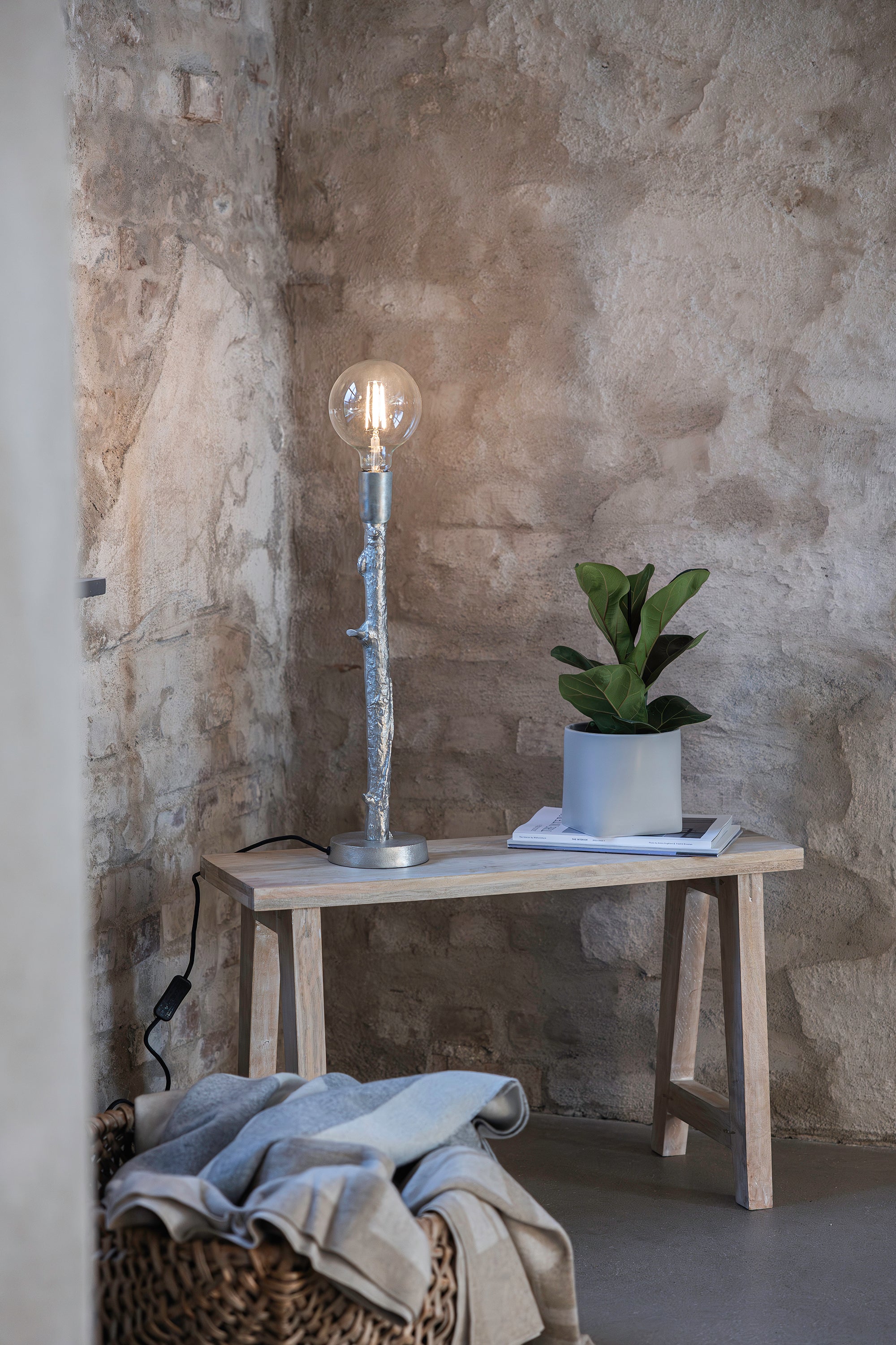 RAMO bordslampa 1L Aluminium