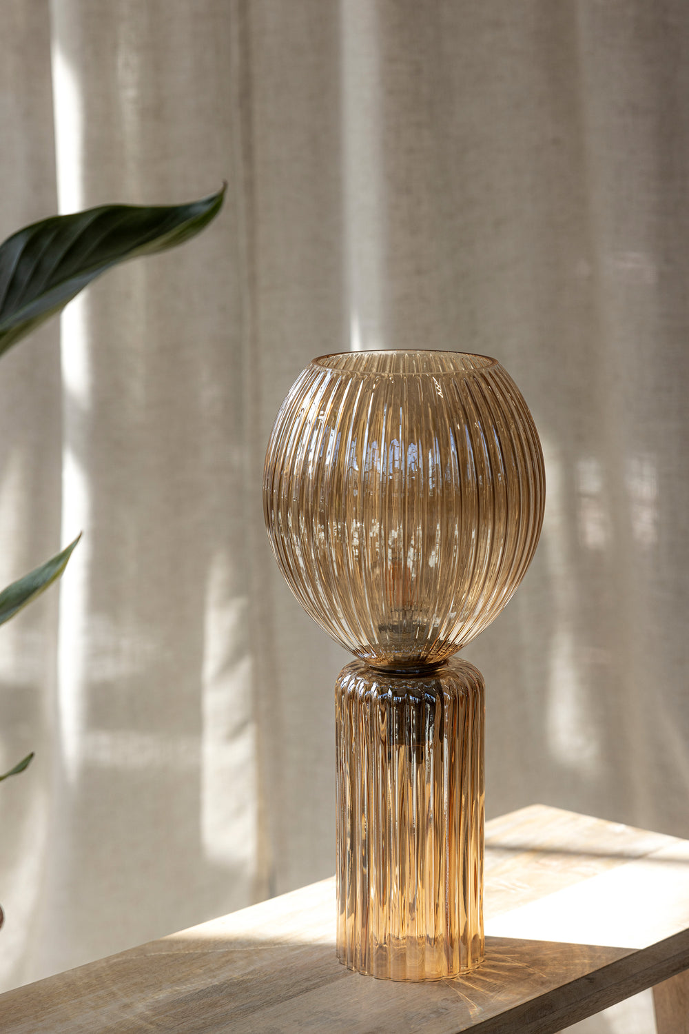 TOULIPA pöytävalaisin 1L Amber