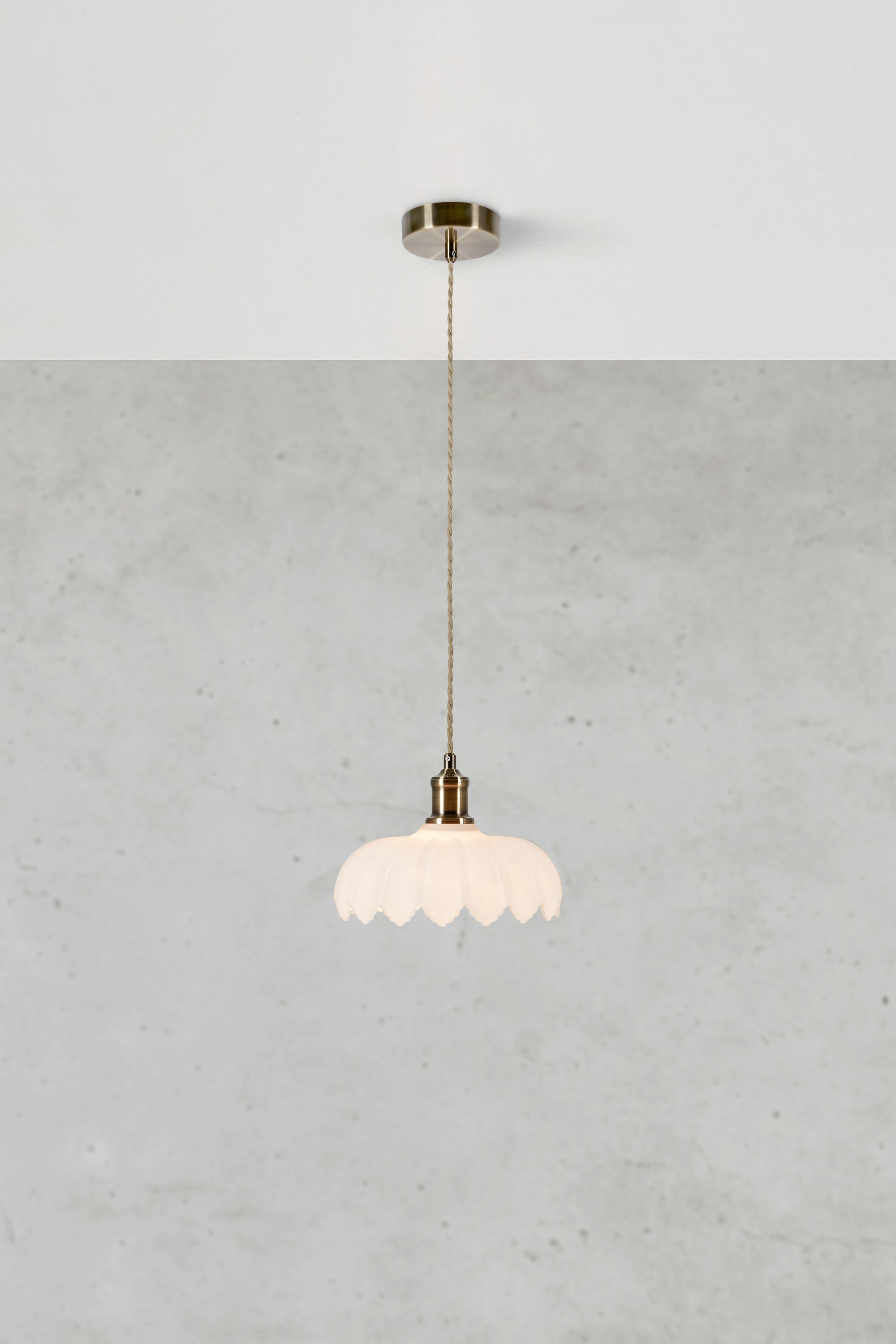 KURAGE taklampa 1L Antique Brass/White