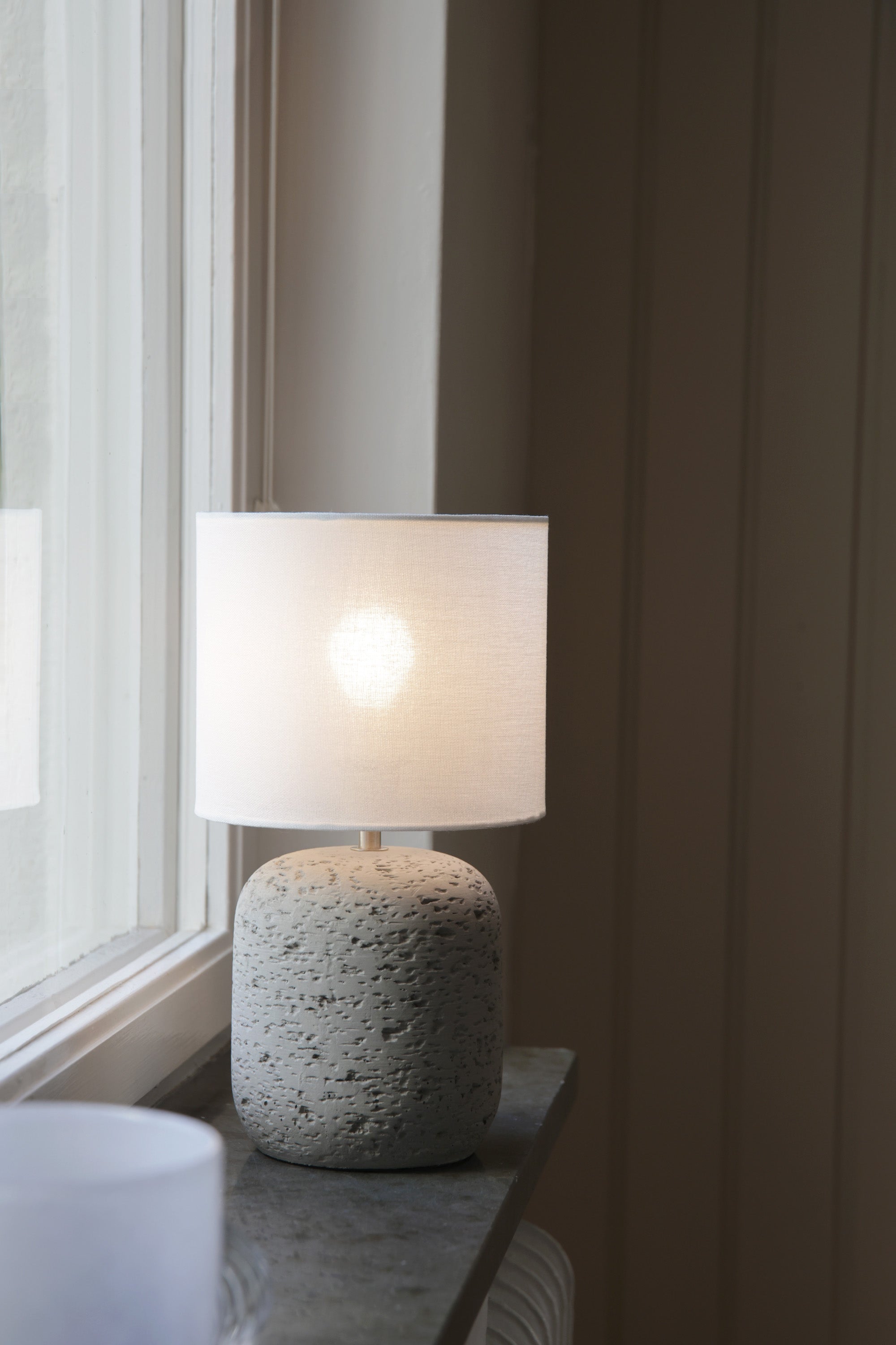 MONTAGNA pöytävalaisin 1L 32cm Grey/Offwhite