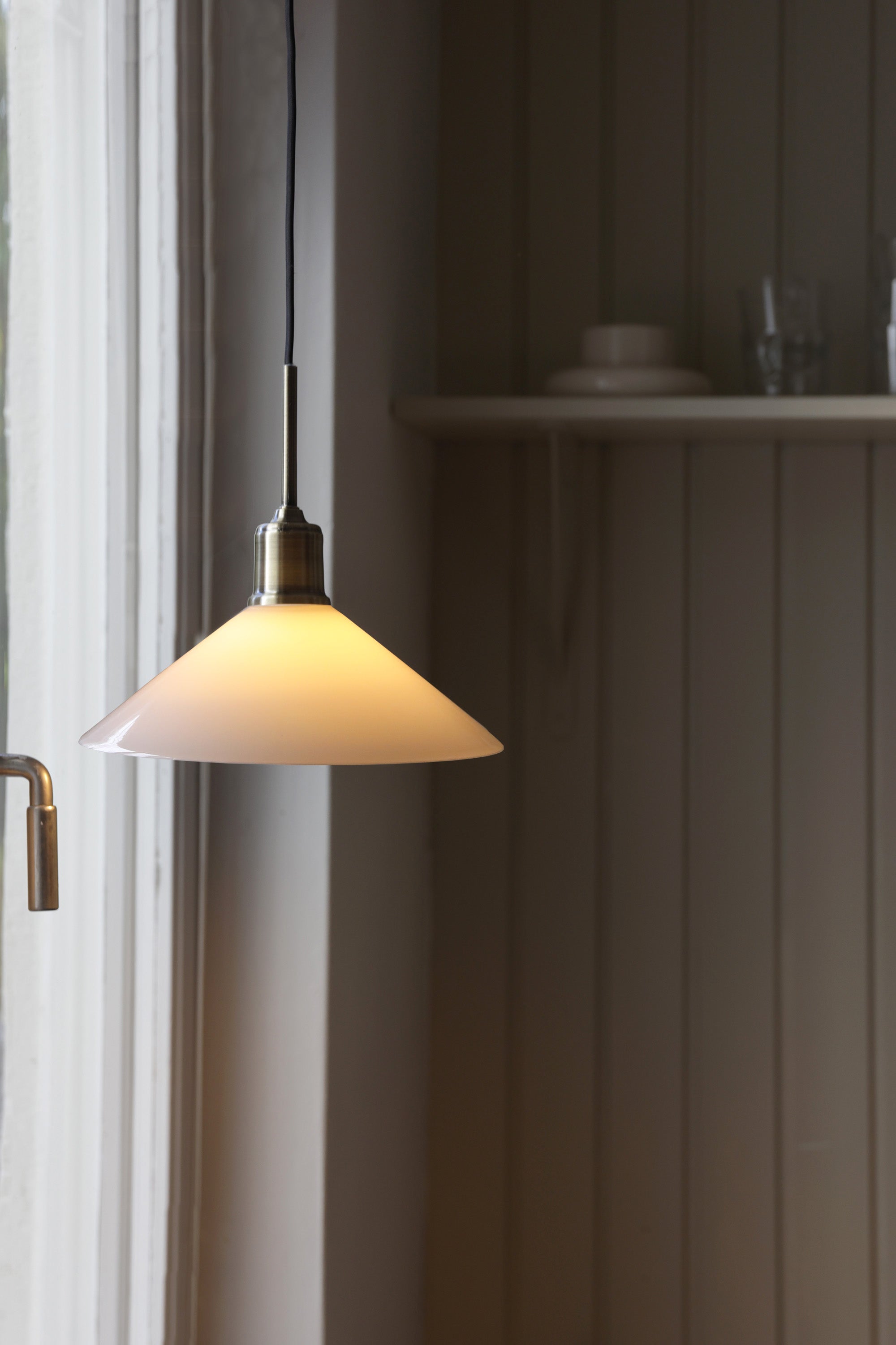 VELA riippuvalaisin 1L Antique Brass/ Shiny White