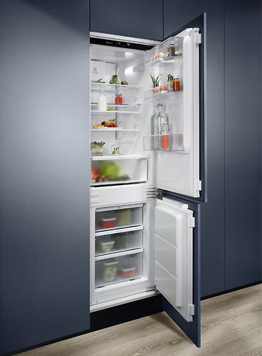 Electrolux LNG7ME18R kyl/frys integrerbar