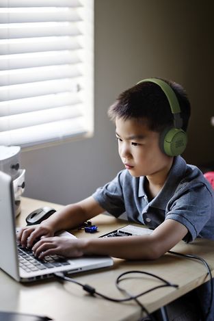 JBL JR310BT bluetooth-hörlurar för barn grön