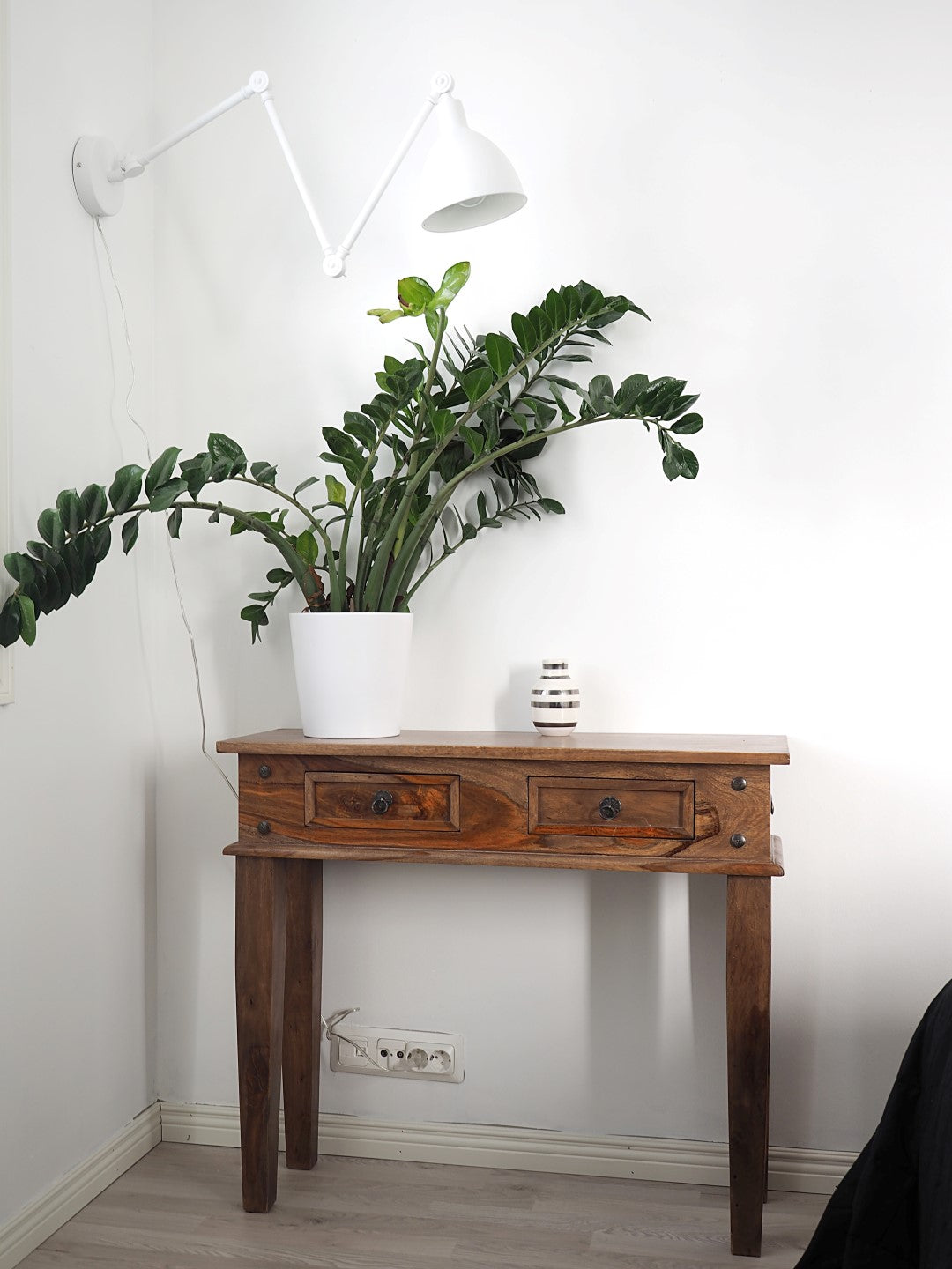 Bazar vägglampa sandvit