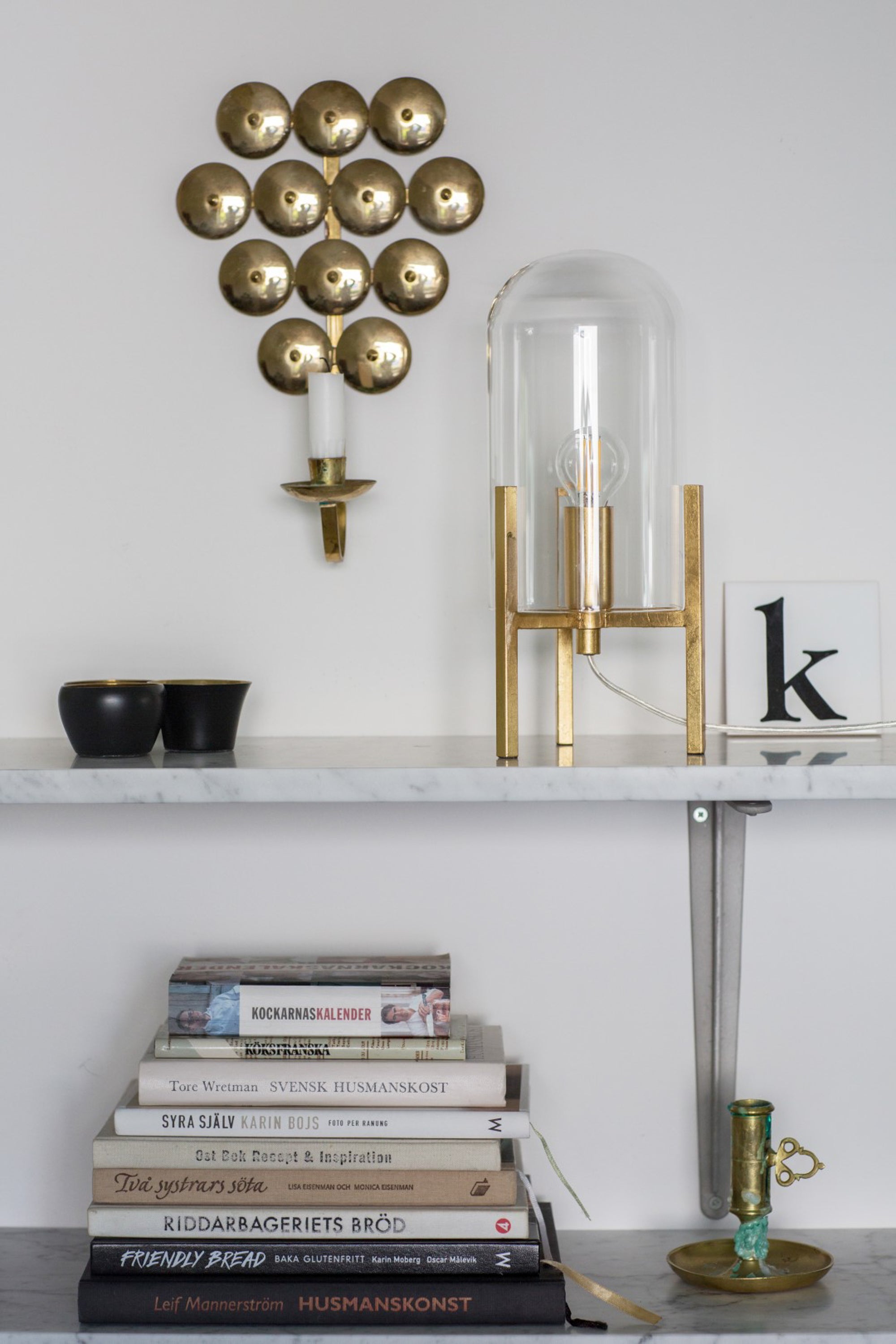 Smokey bordslampa guld