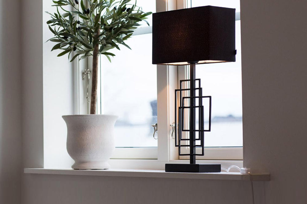 Paragon 69 pöytävalaisin mattamusta