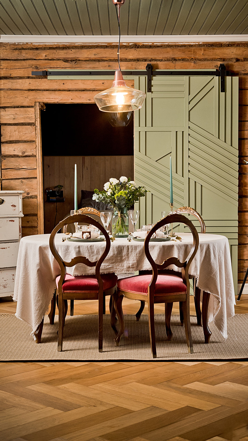 Laaka design-taklampa svart