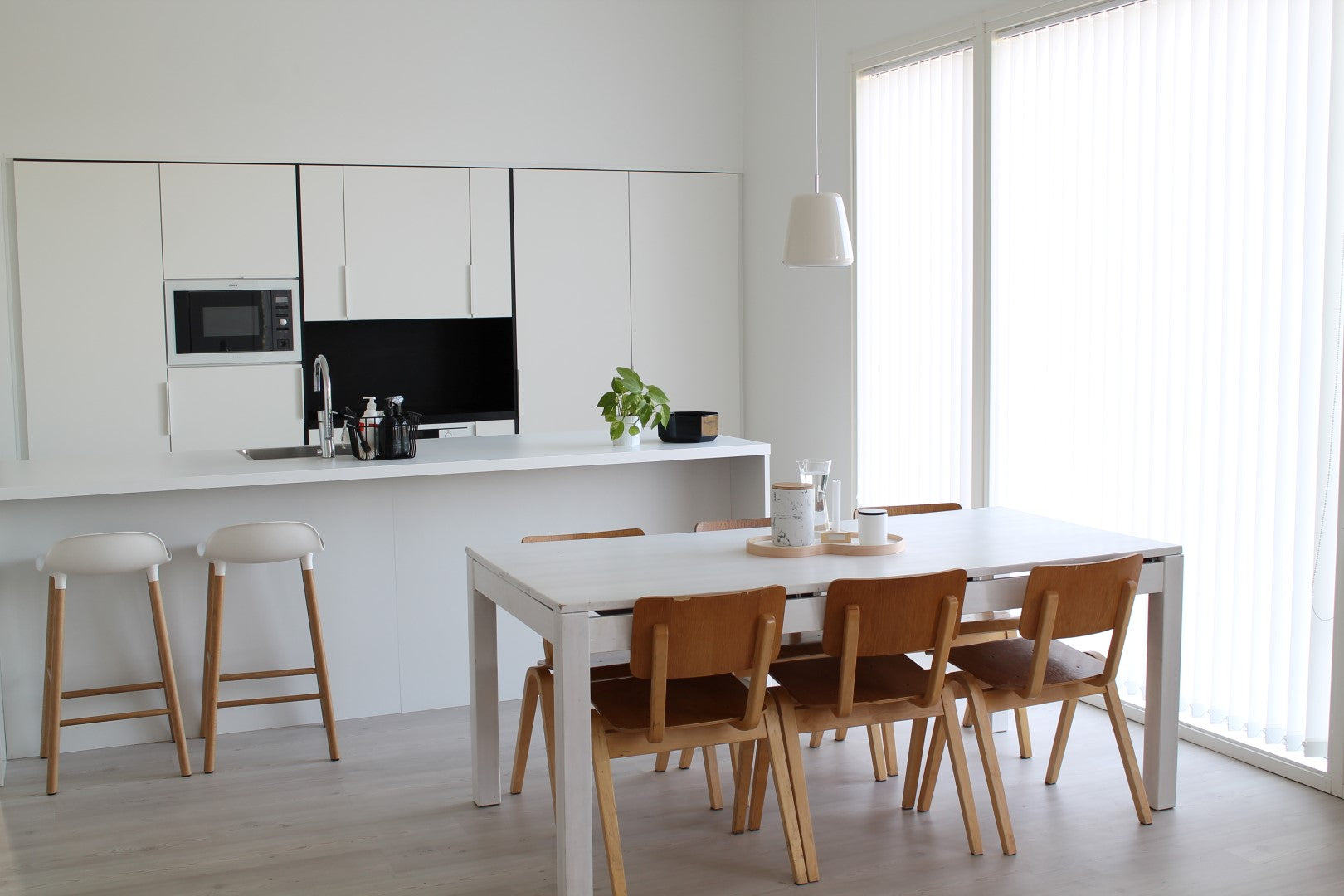 Selma design-taklampa vit