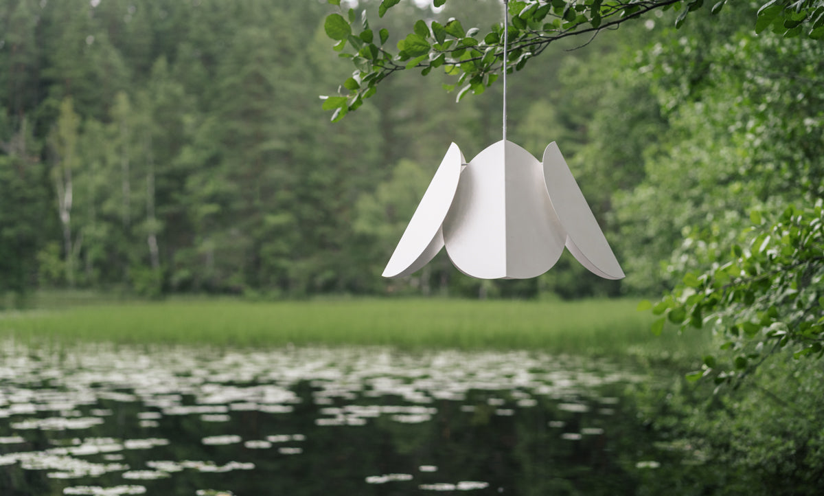 Lehmus l design-taklampa mattvit