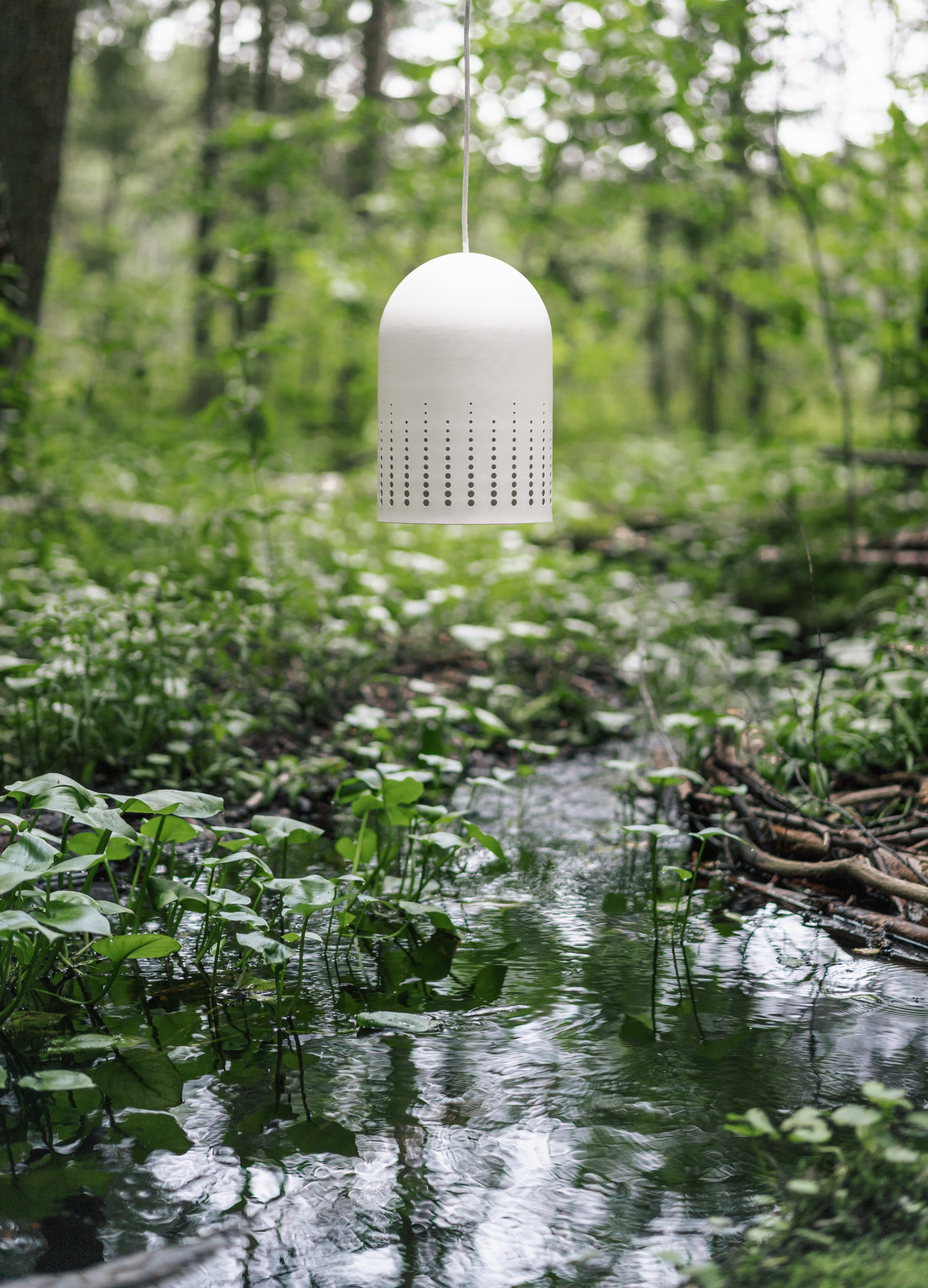 Pisarat design-taklampa mattvit