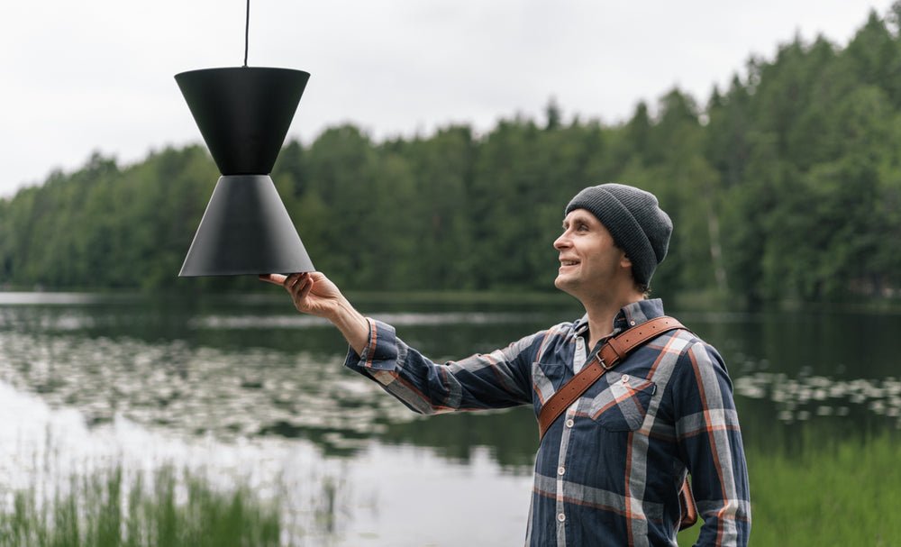 Länsi designriippuvalaisin valkoinen