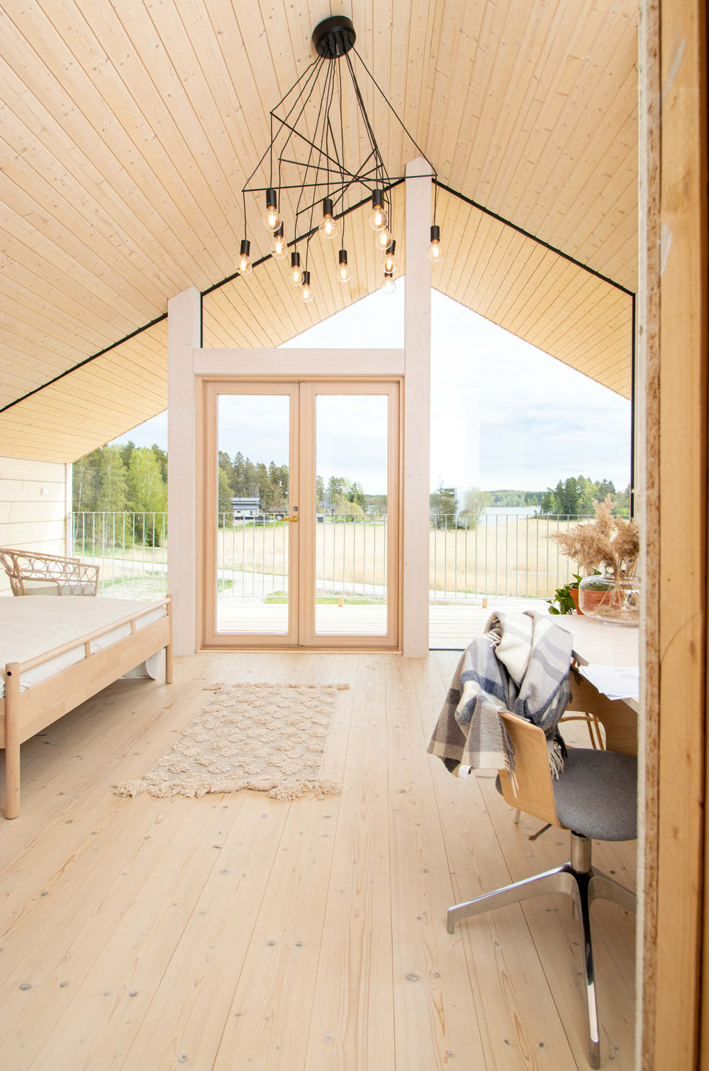 Pisces 12-os riippuvalaisin musta