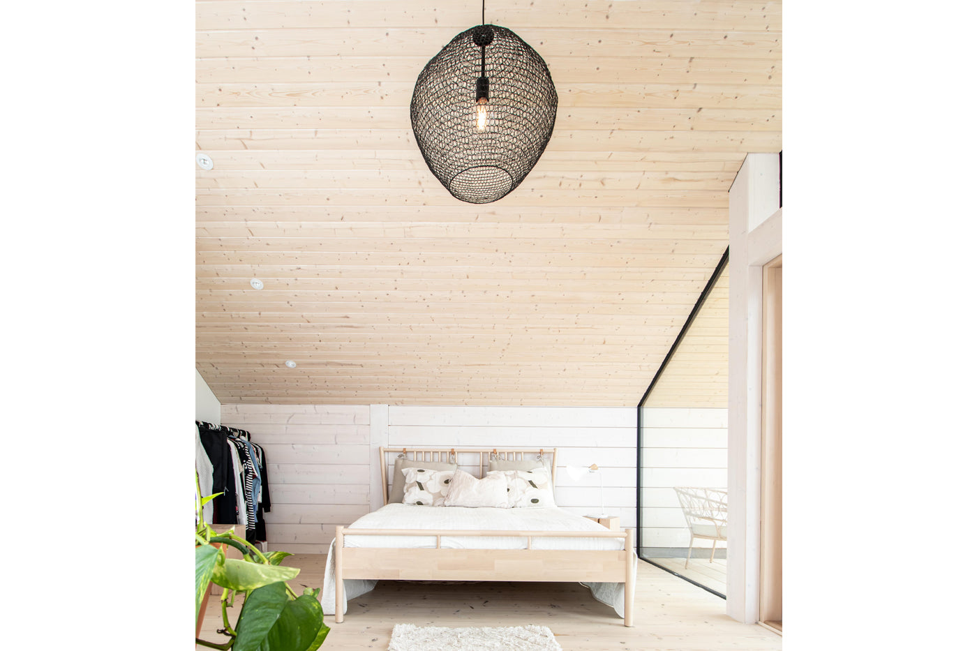 Penny taklampa svart