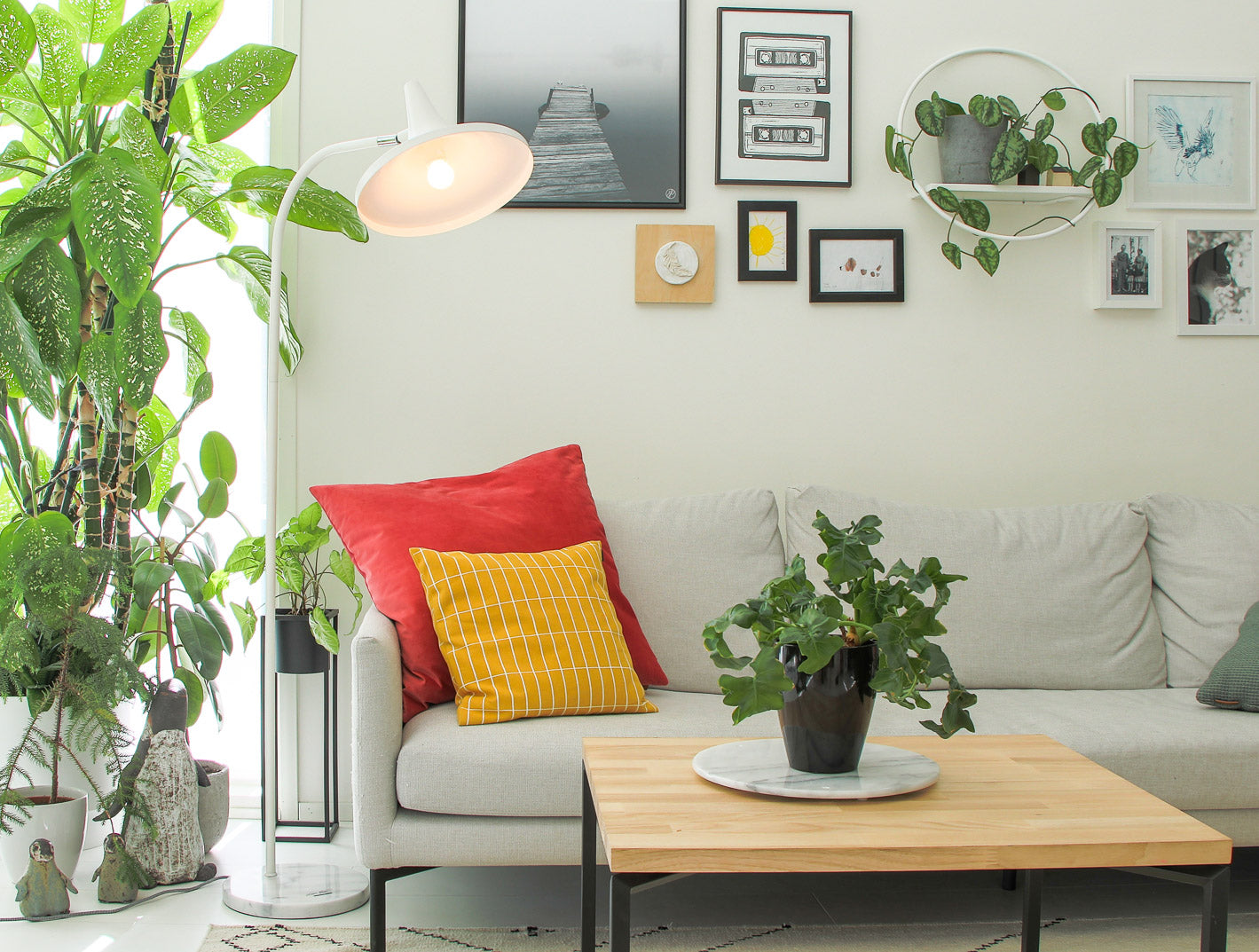 Lakki design-golvlampa vit / marmor
