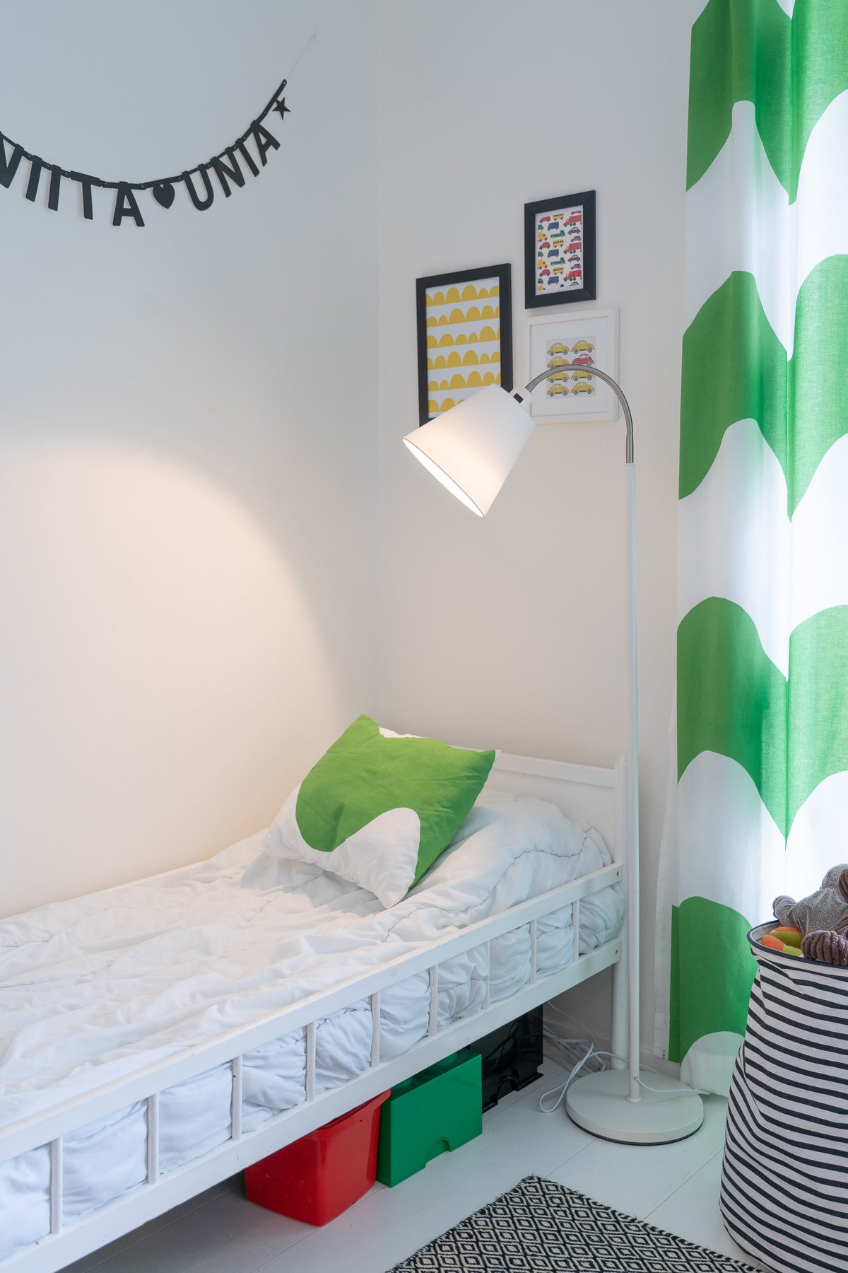 Cleo golvlampa metallsatin