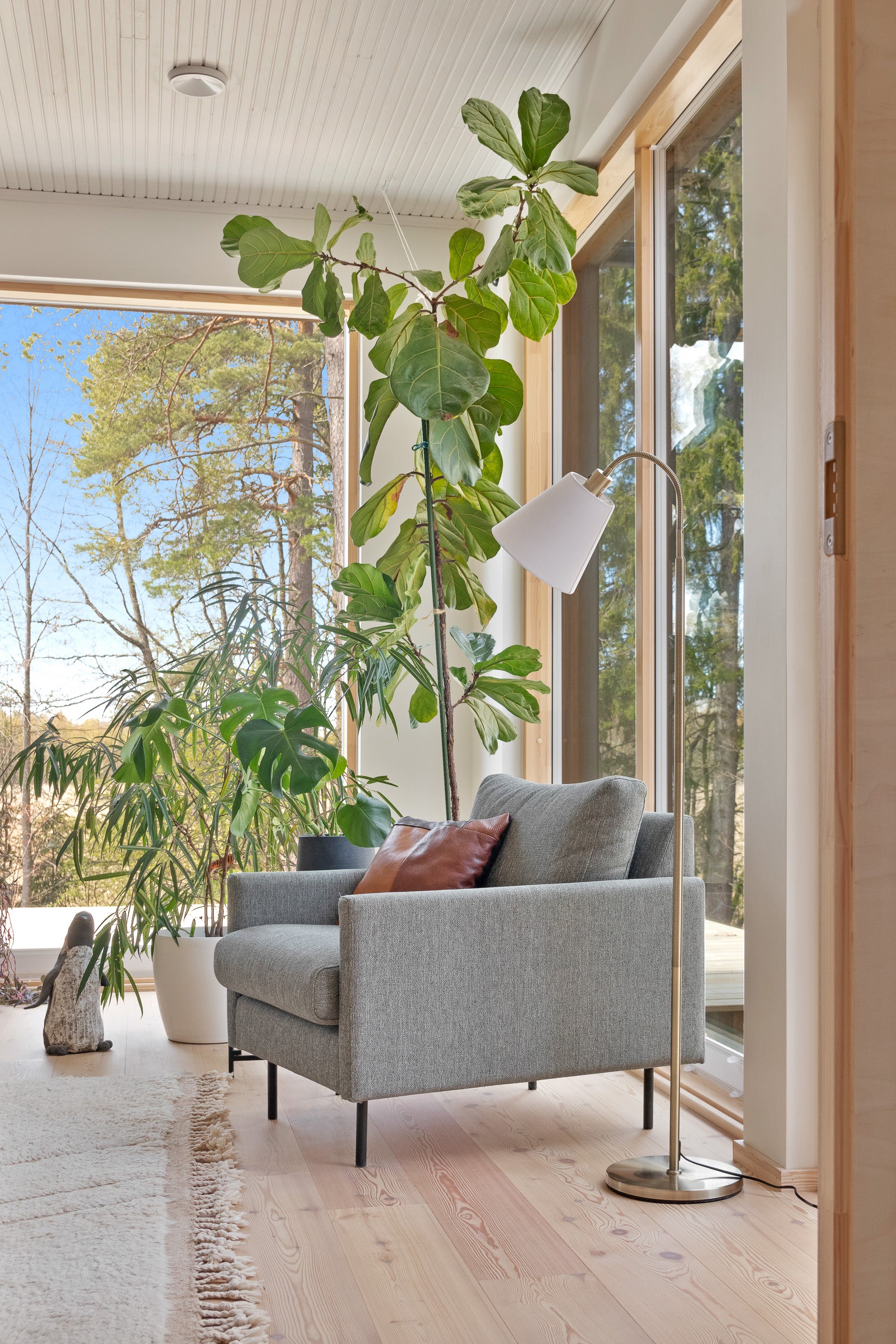Cleo golvlampa metallsatin