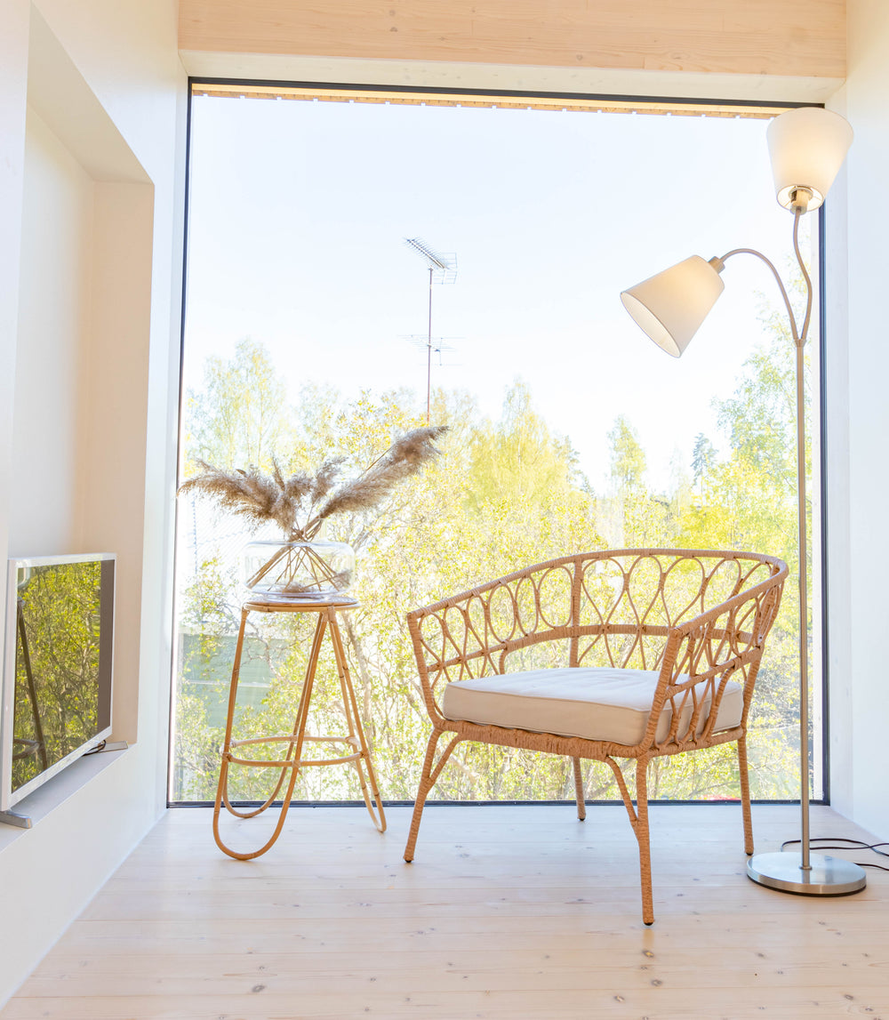 Cleo 2-låg golvlampa mattvit