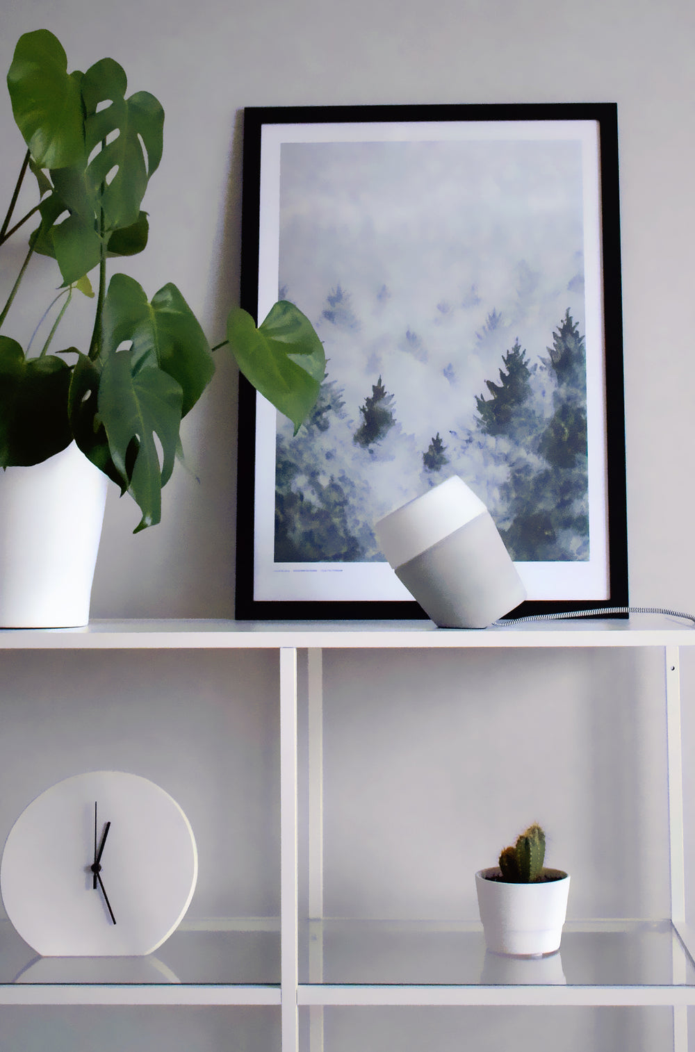 Louhi pöytävalaisin valkoista marmoria